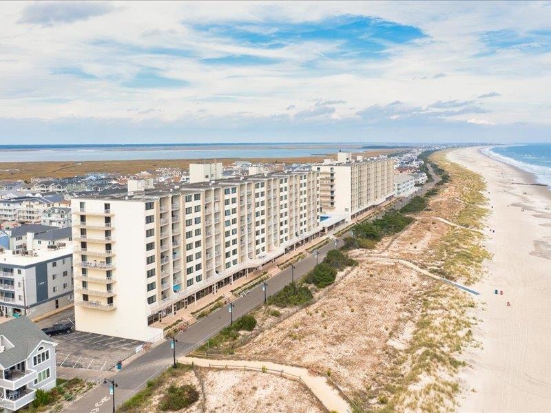 3700 Boardwalk