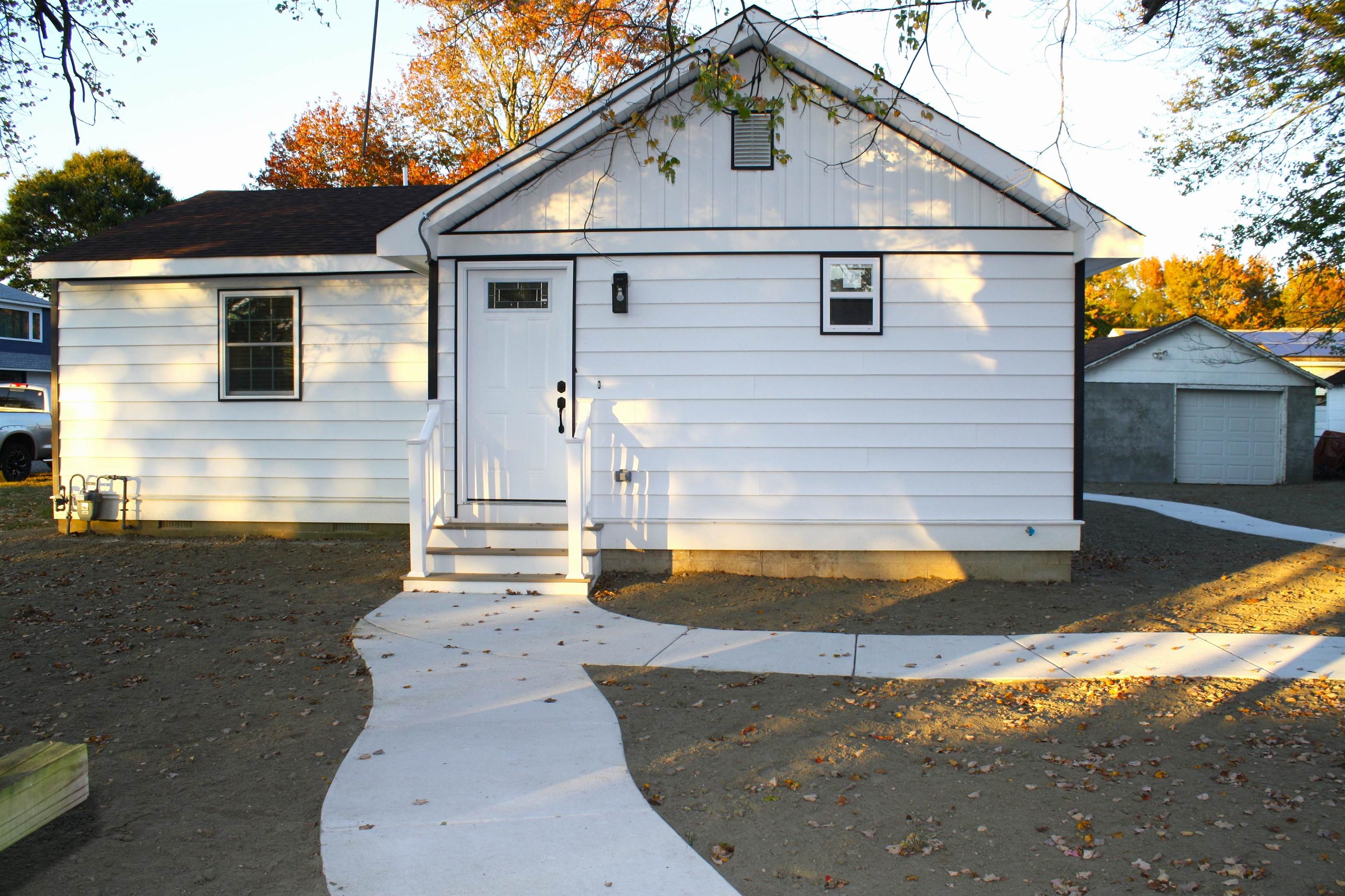 203 E Jacksonville Avenue - Villas