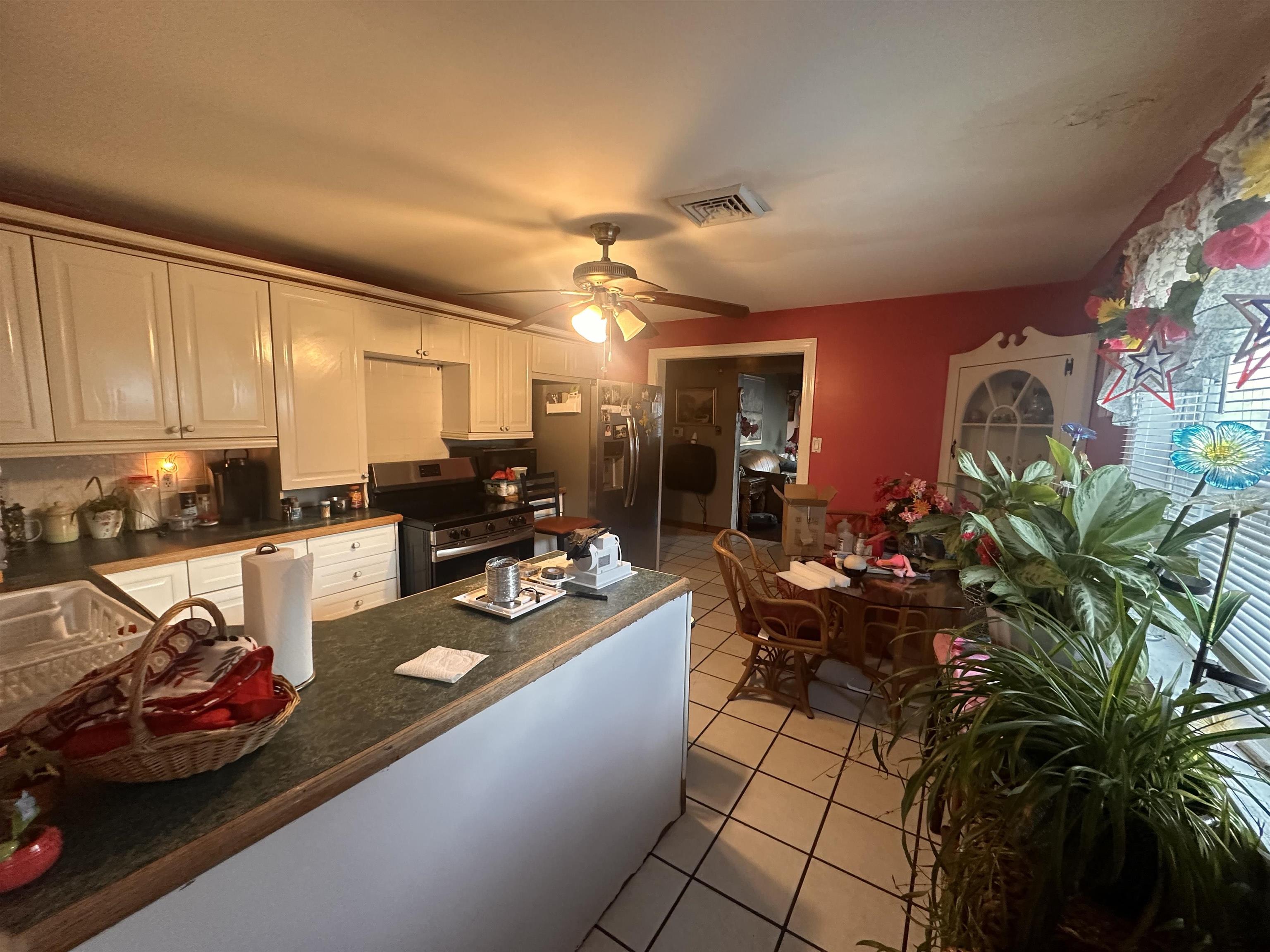 409 Clay Street - Picture 3