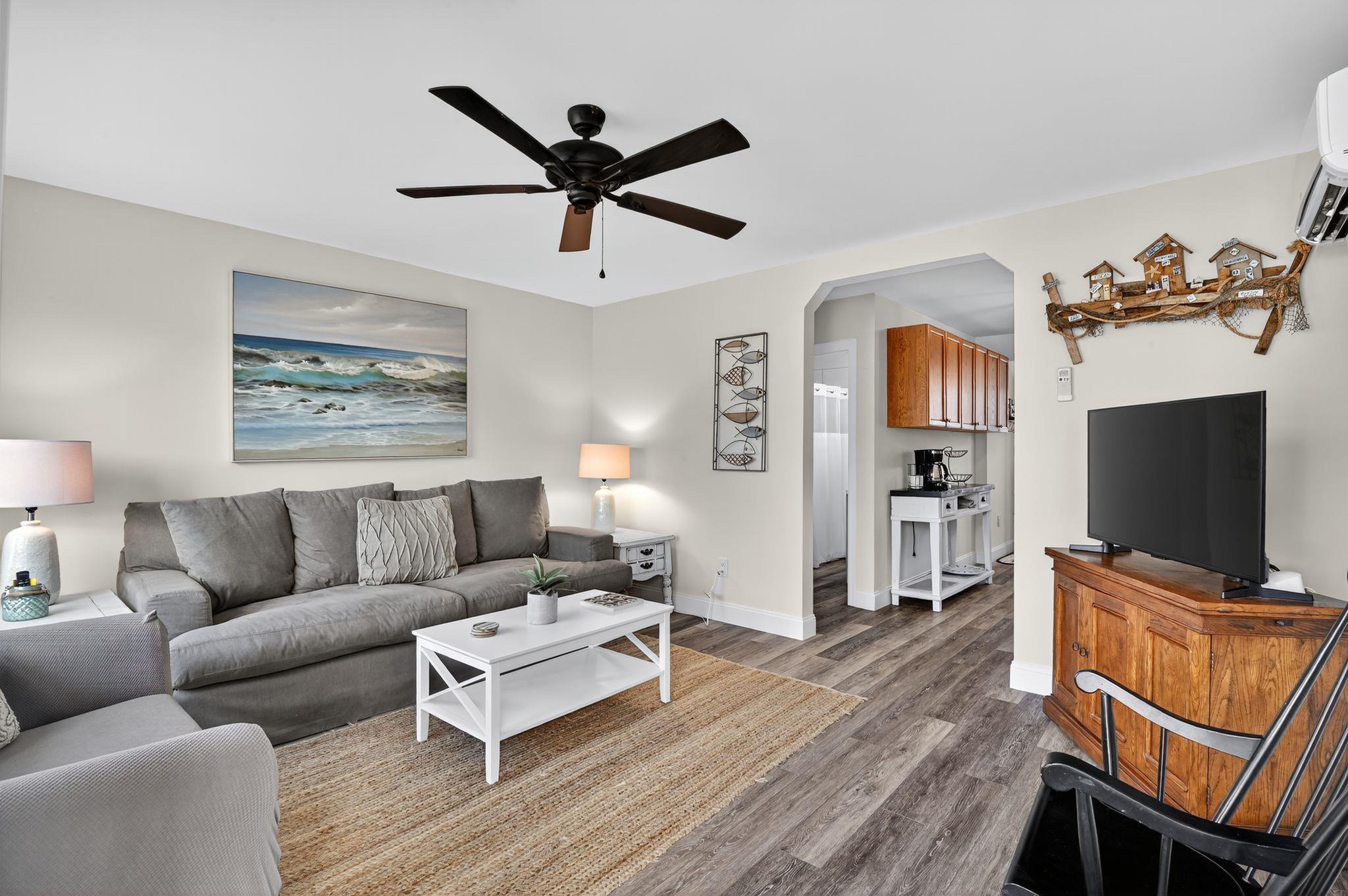 333 E 4th Avenue - Picture 3