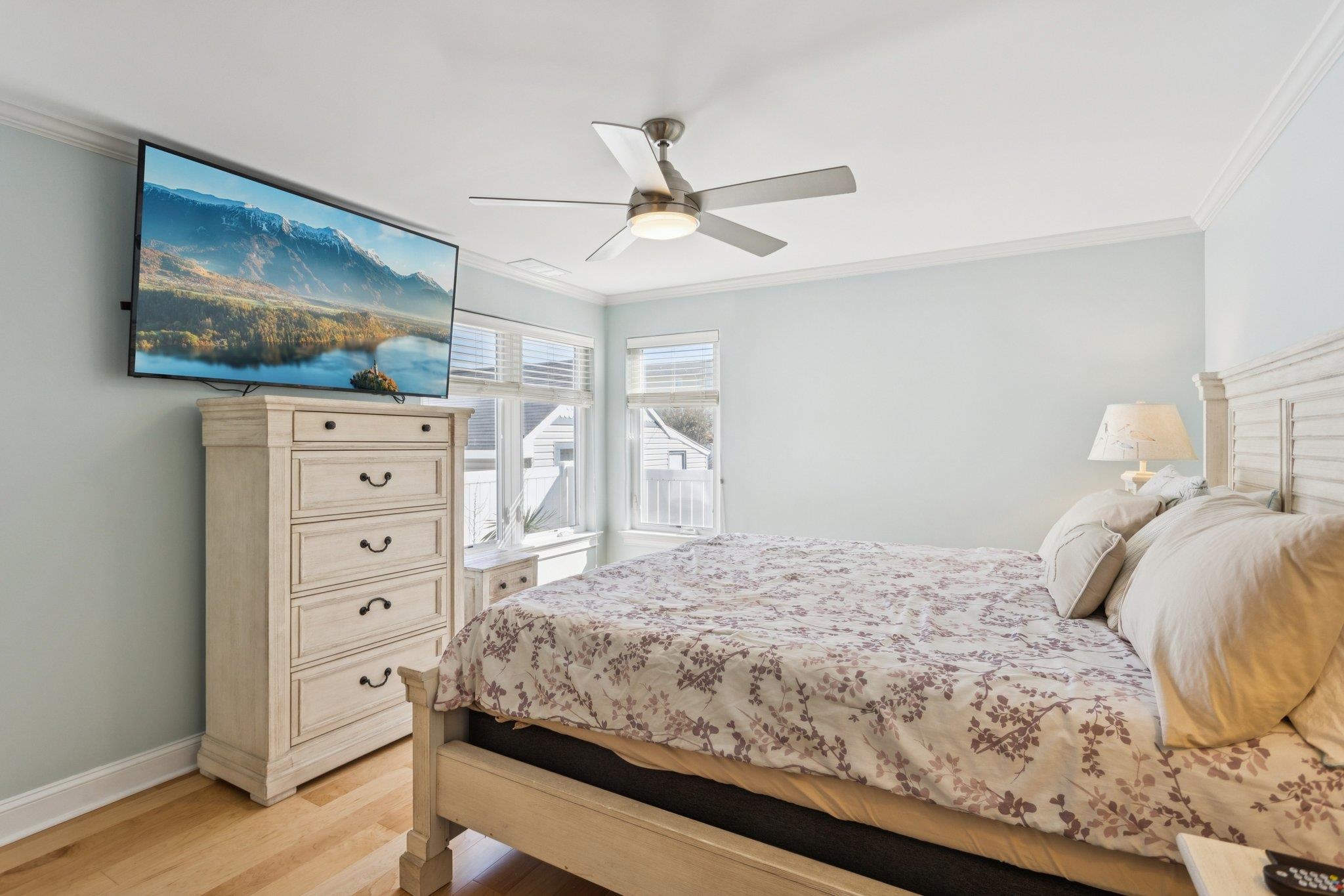 407 E 5th - Picture 16