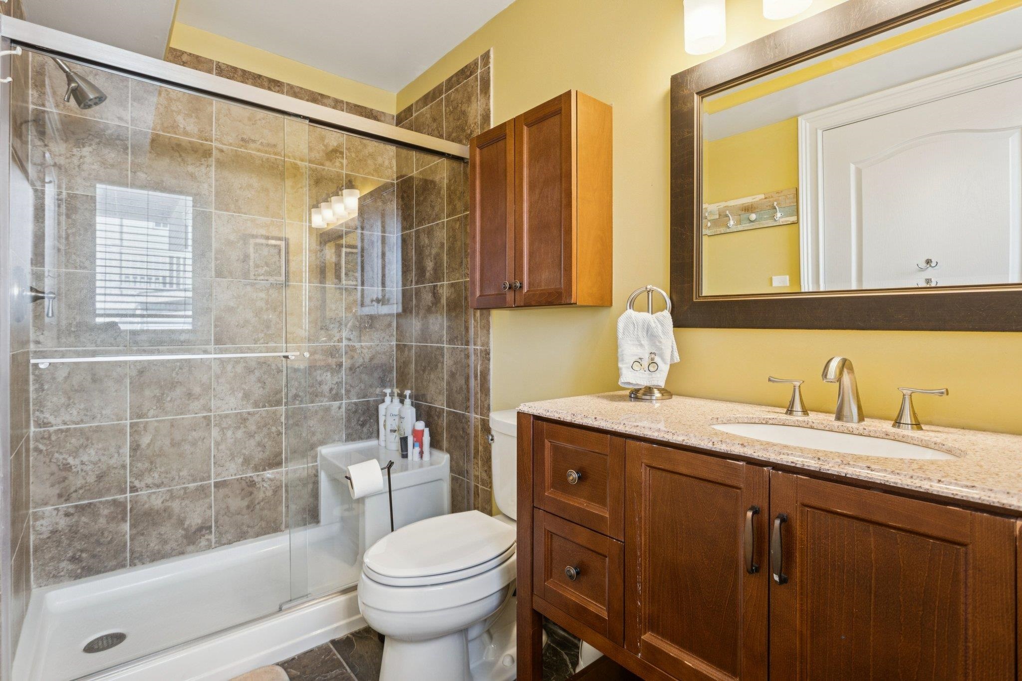 407 E 5th - Picture 18