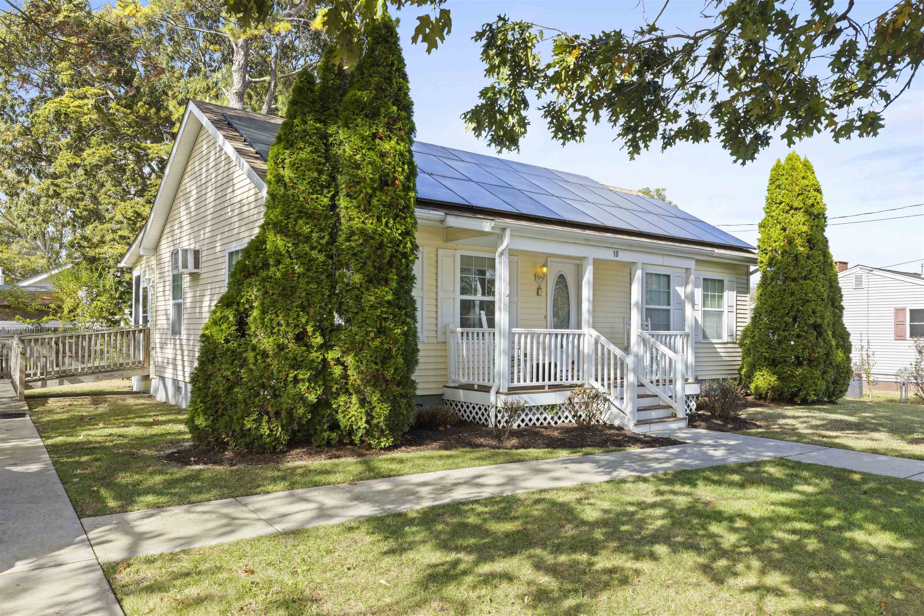  10 Cedarwood Road - Villas