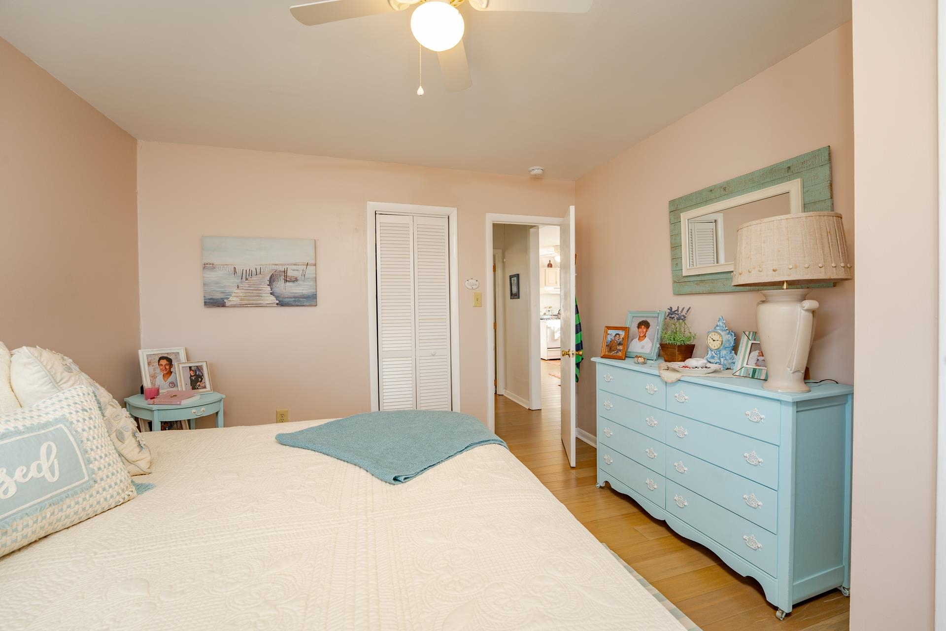 533 W Glenwood Avenue