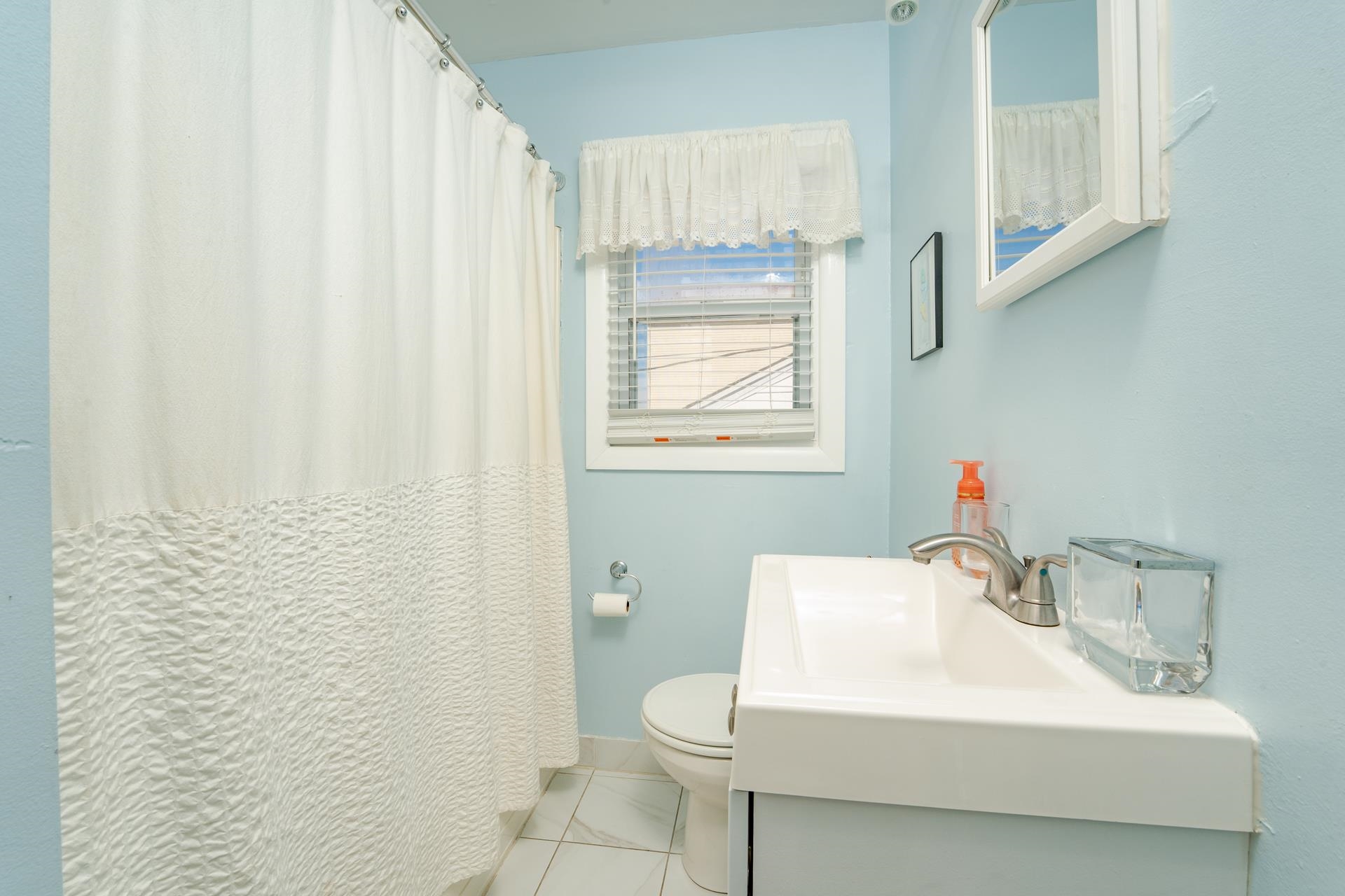 533 W Glenwood Avenue