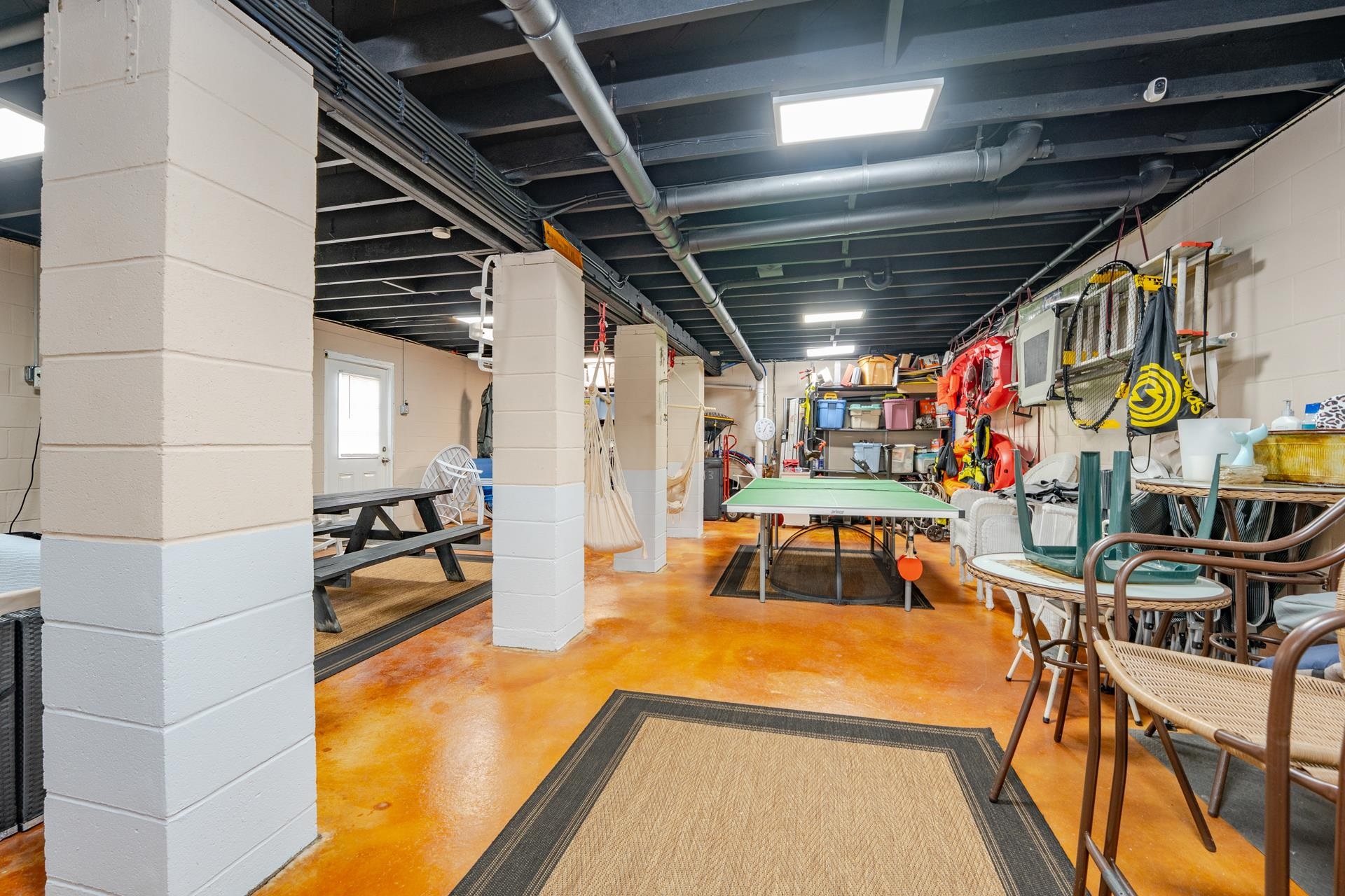 533 W Glenwood Avenue