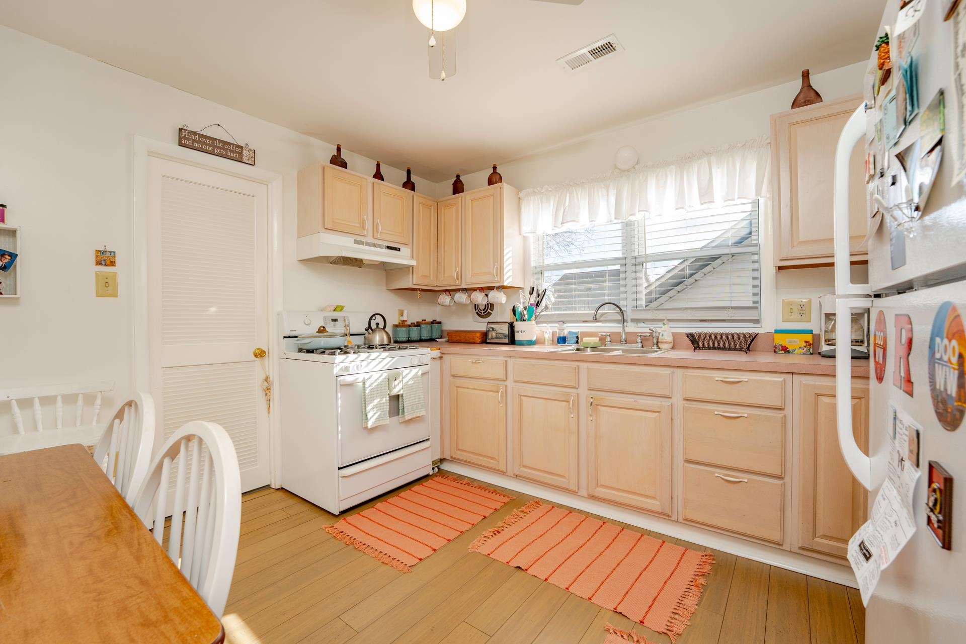 533 W Glenwood Avenue