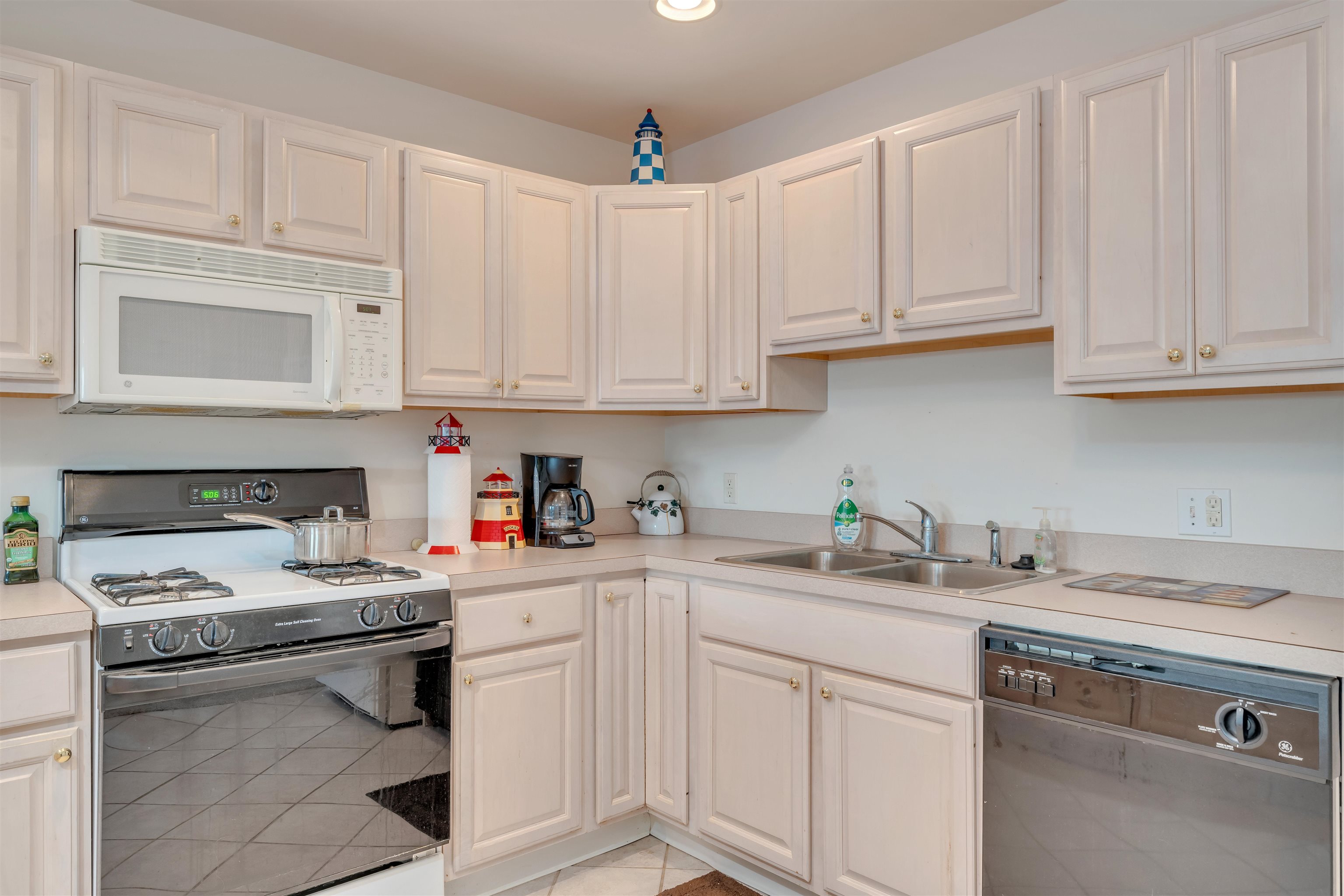 301 E Rochester Avenue