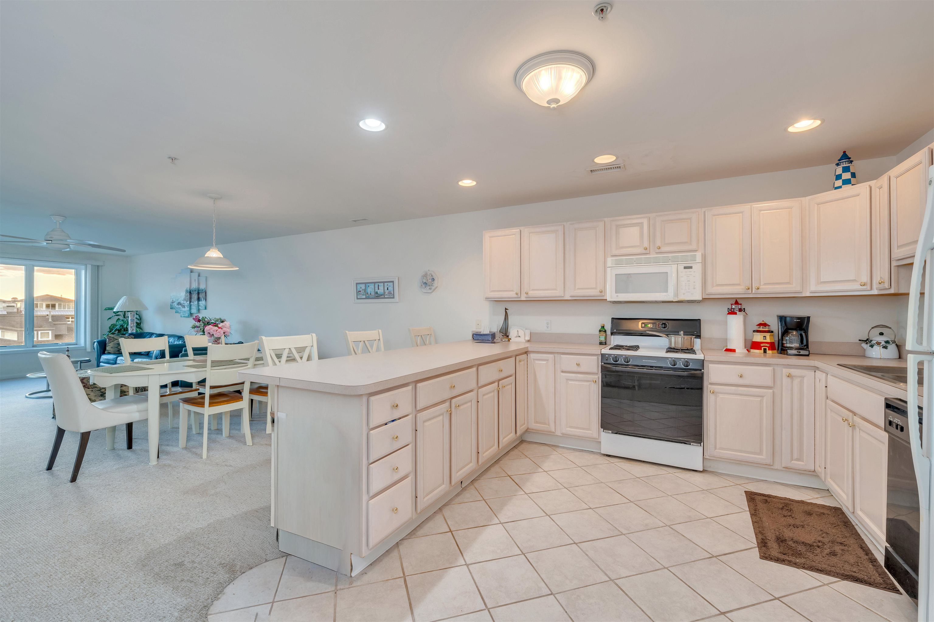 301 E Rochester Avenue