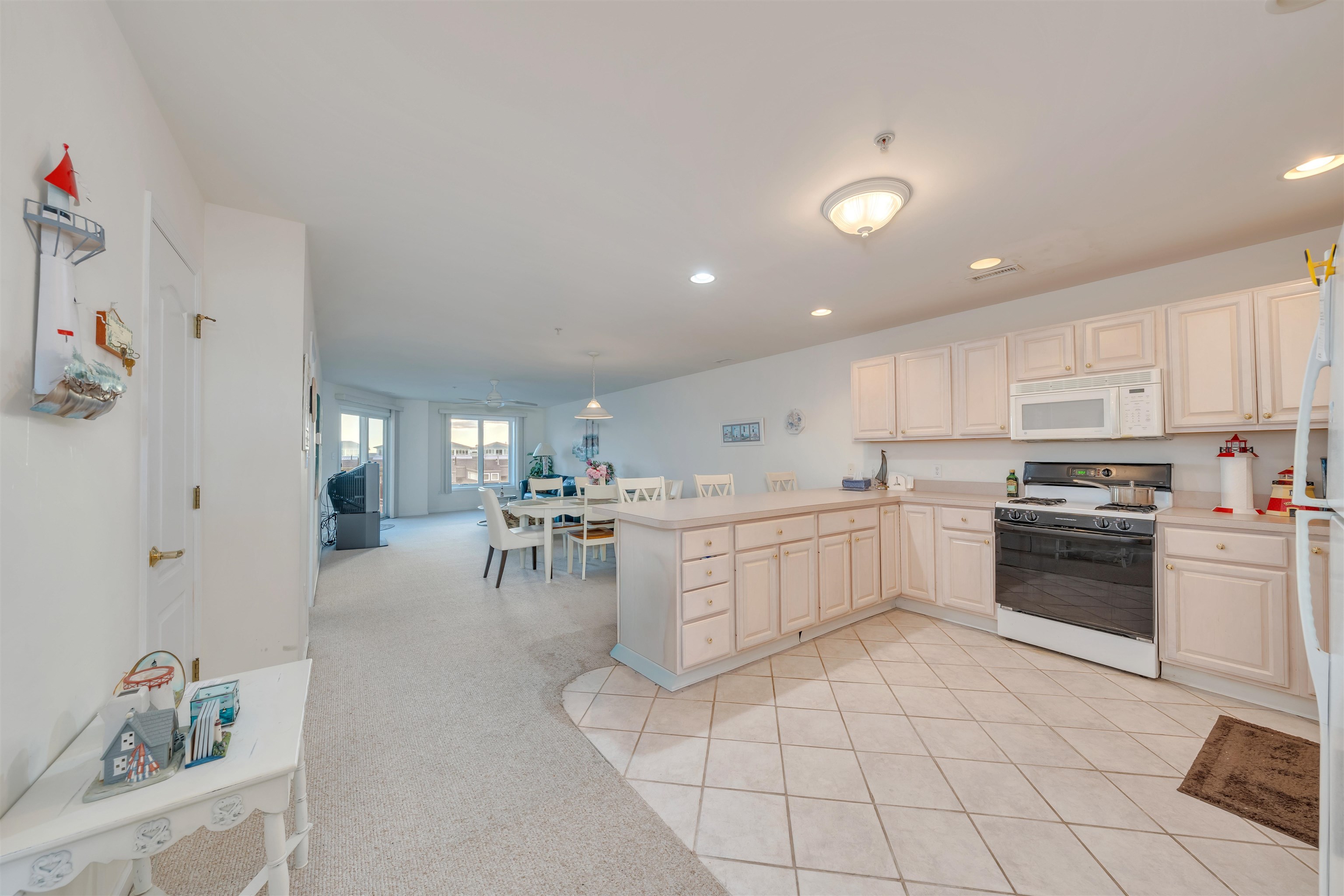 301 E Rochester Avenue