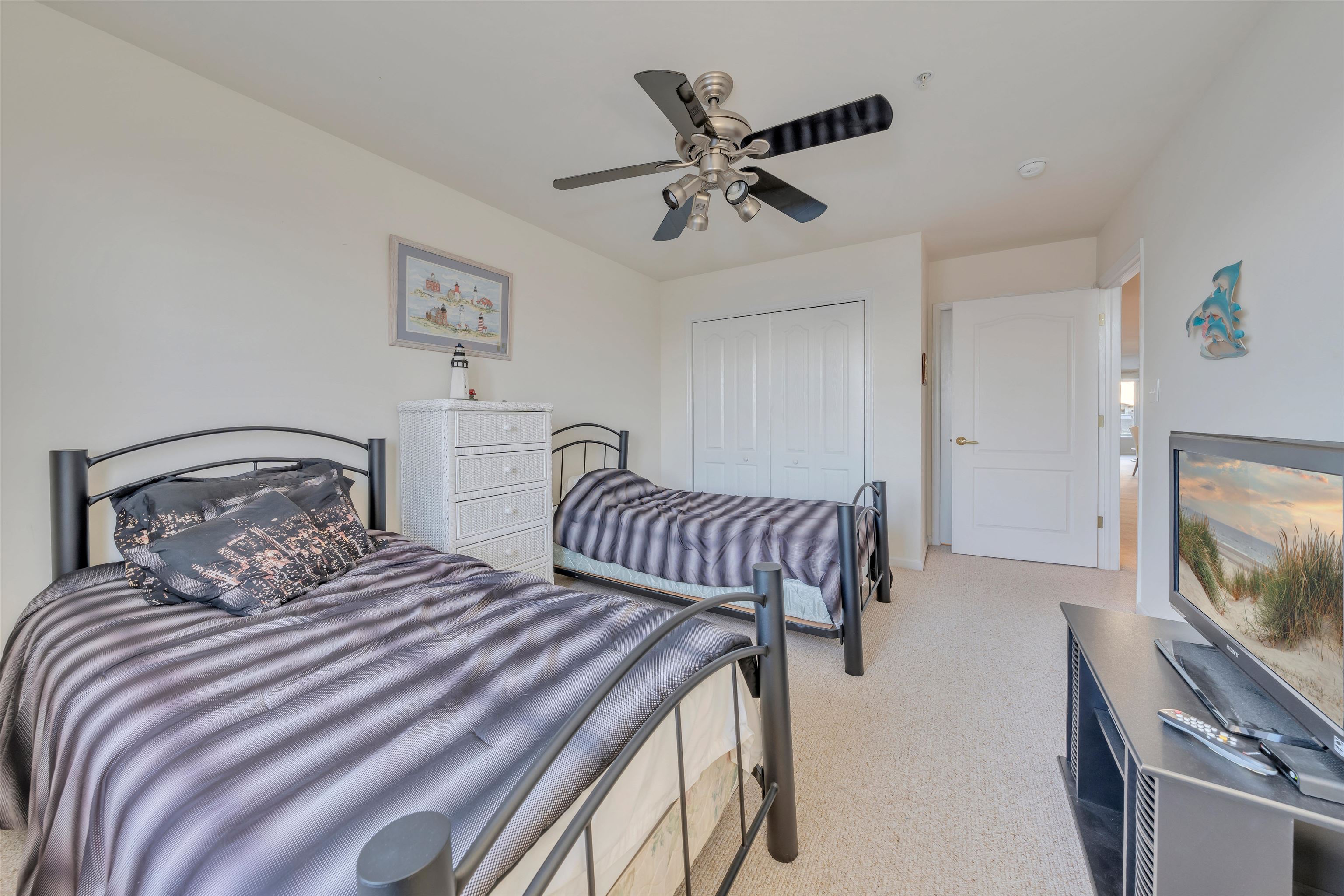 301 E Rochester Avenue