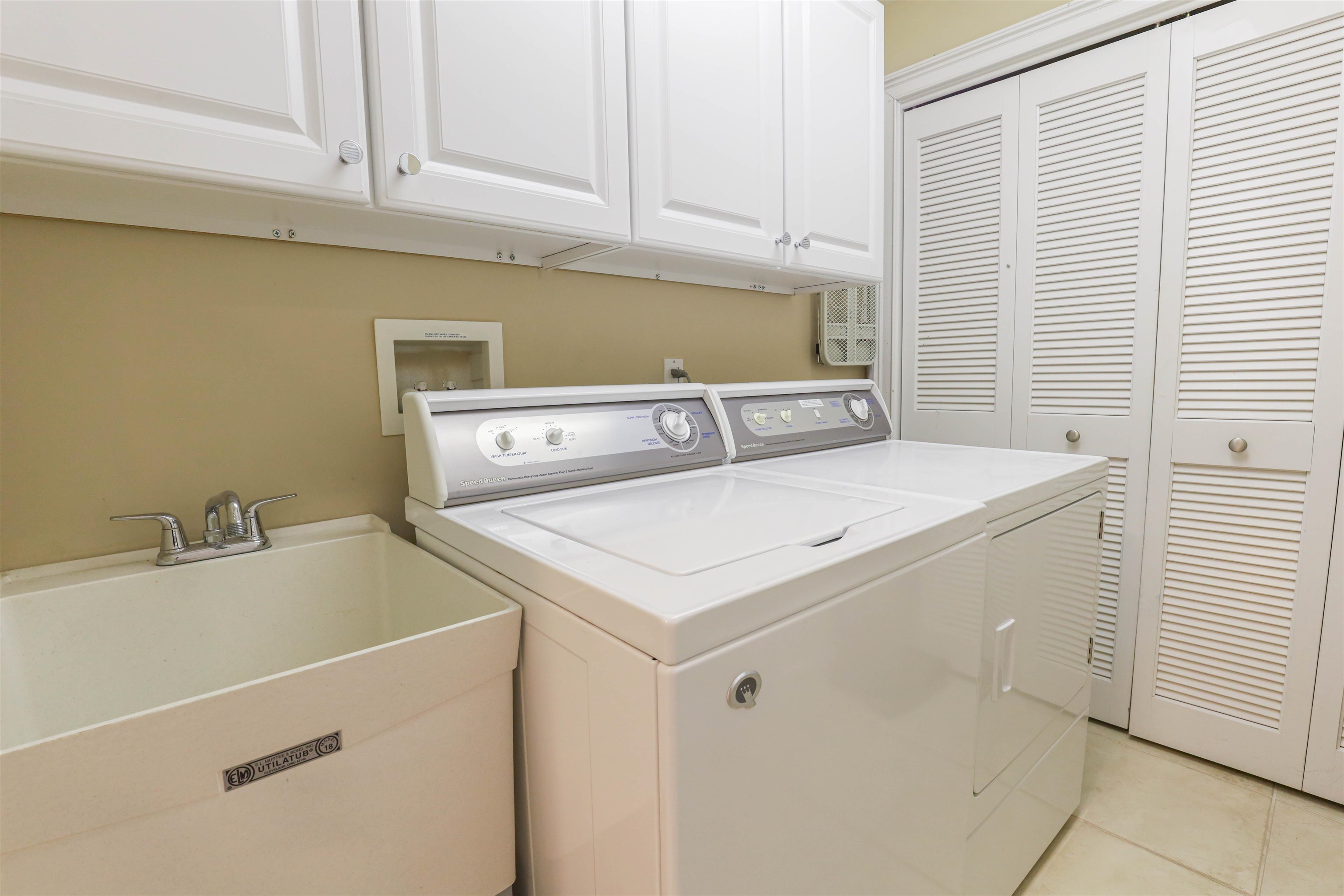 450 E Nashville Avenue