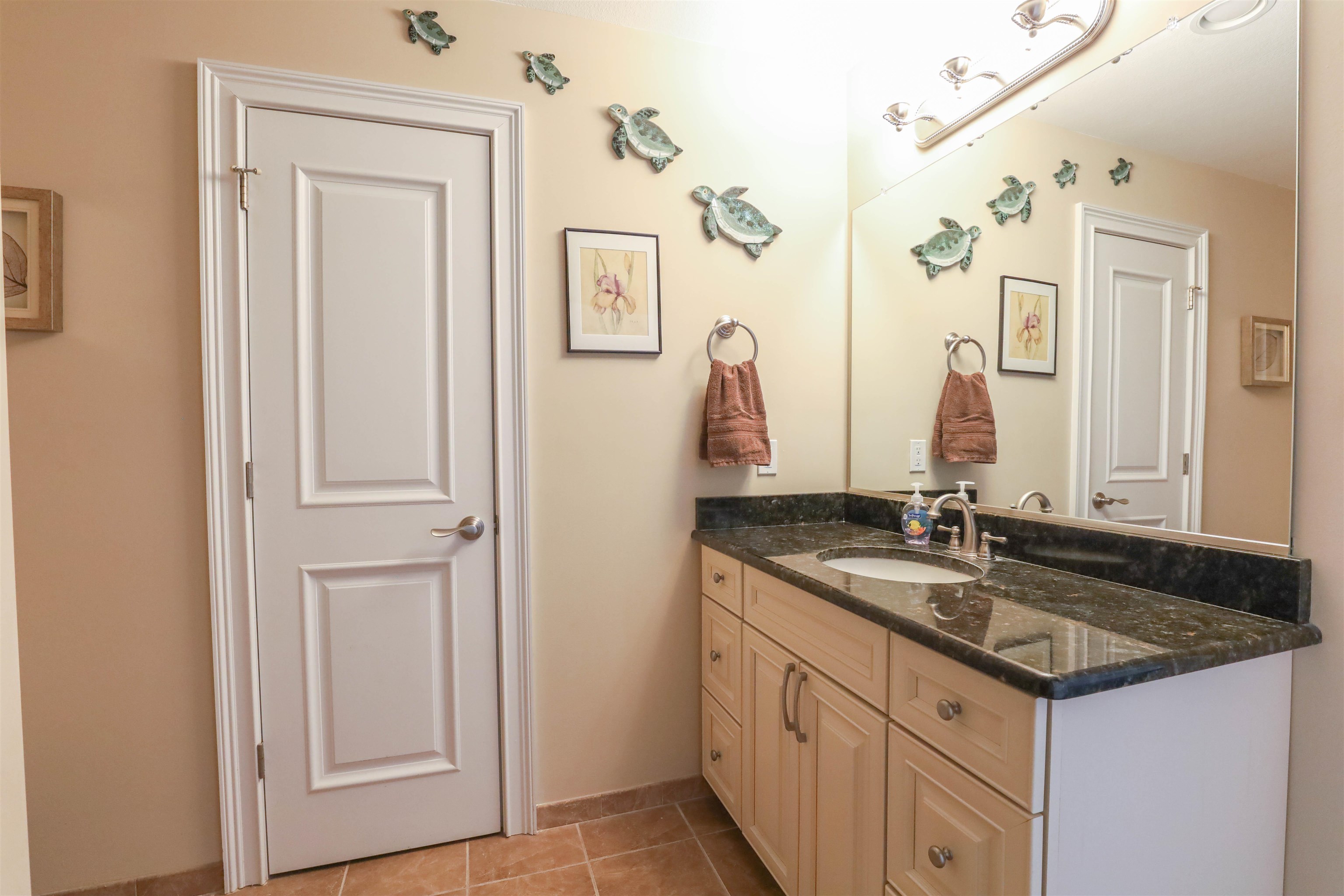 450 E Nashville Avenue