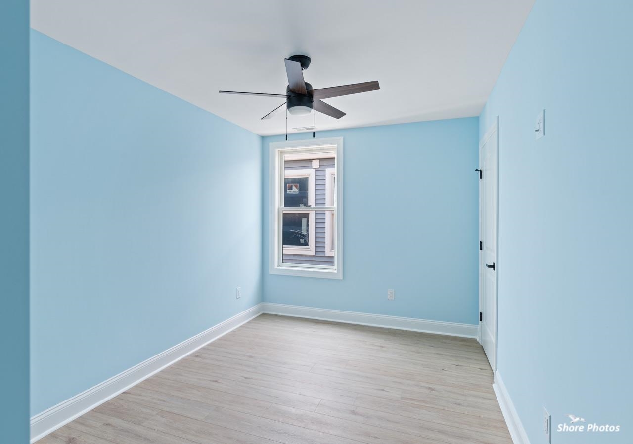 403 E Glenwood Avenue - Picture 32