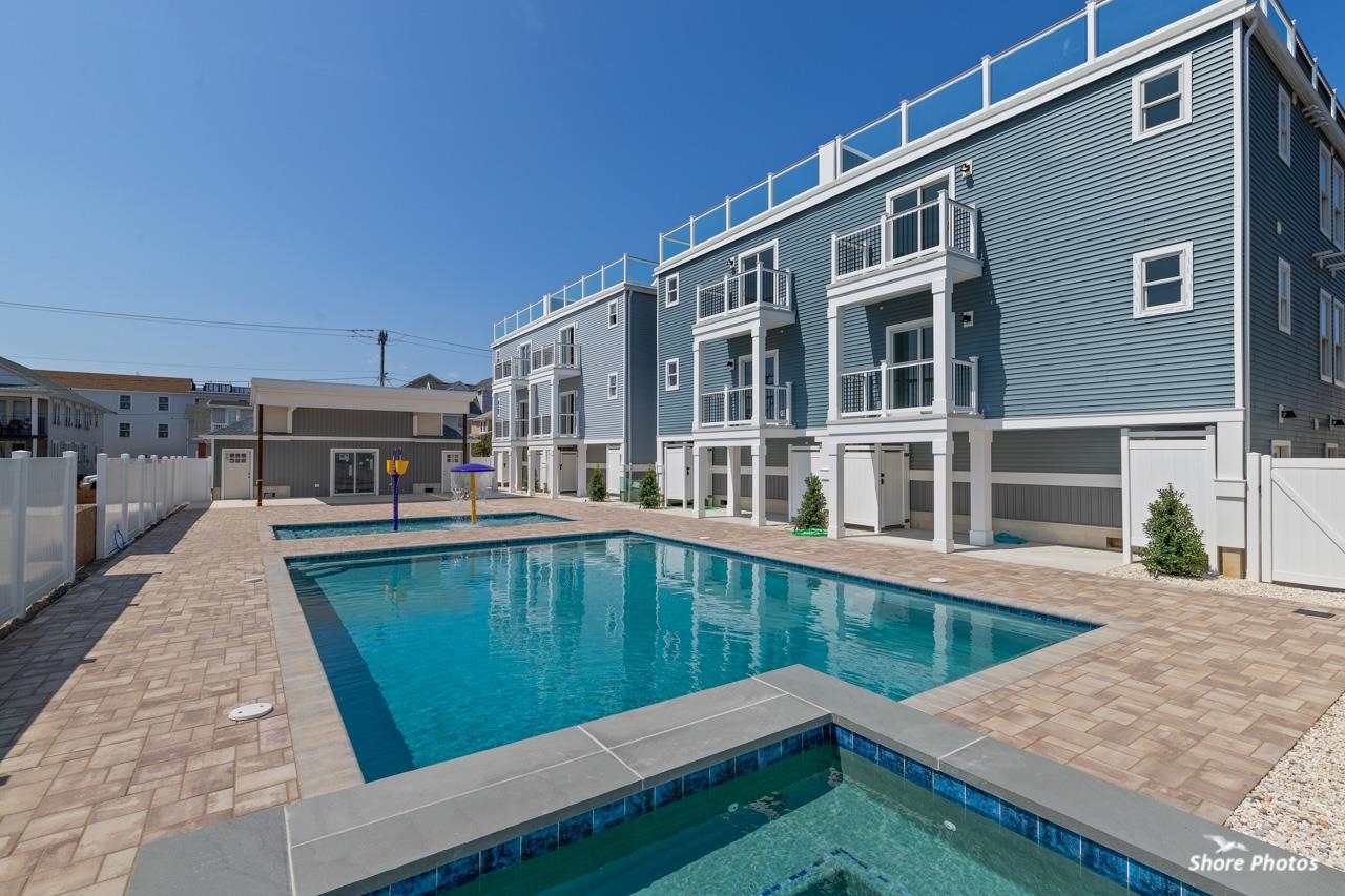 403 E Glenwood Avenue