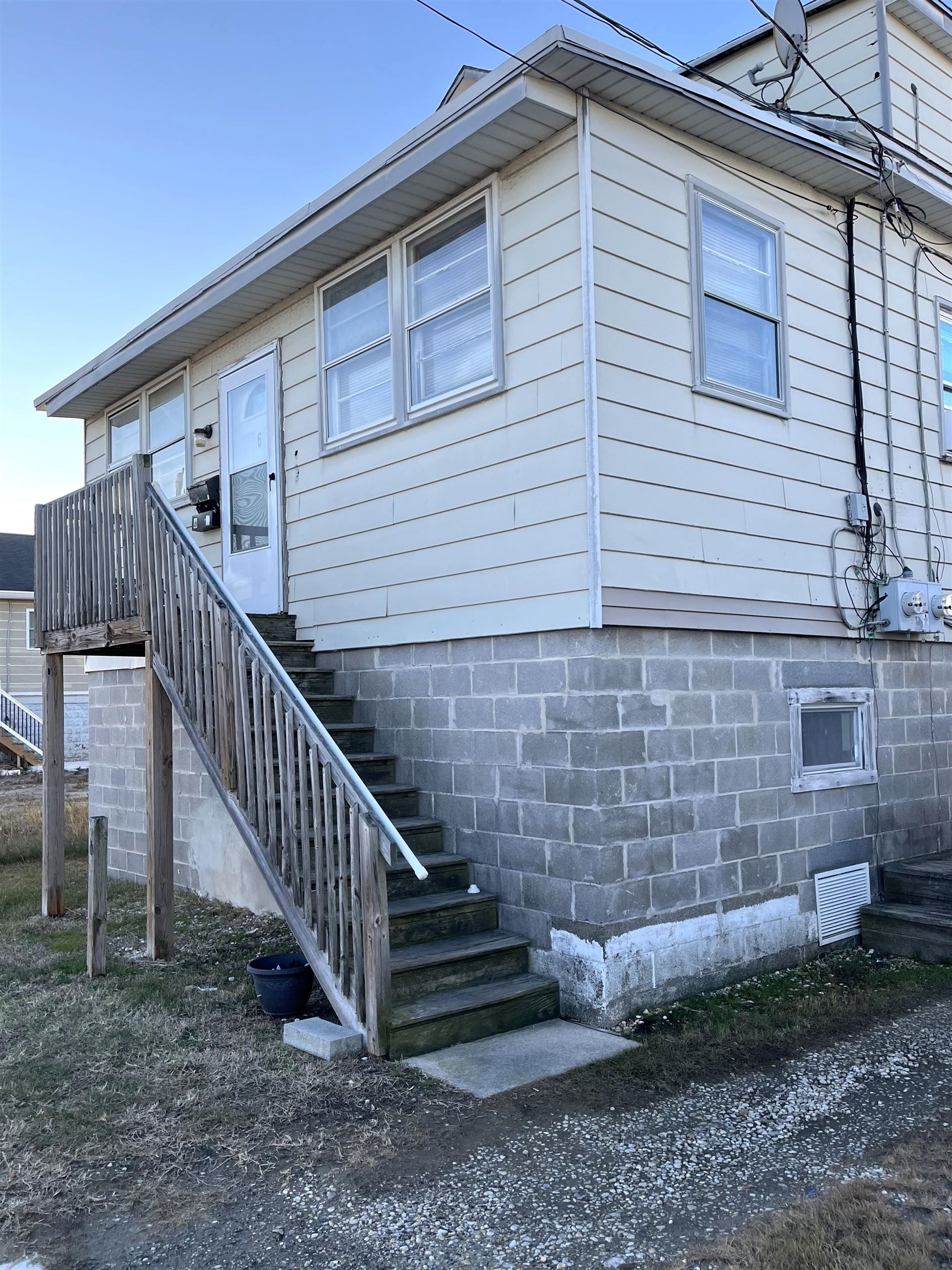 6 J Avenue - Picture 3