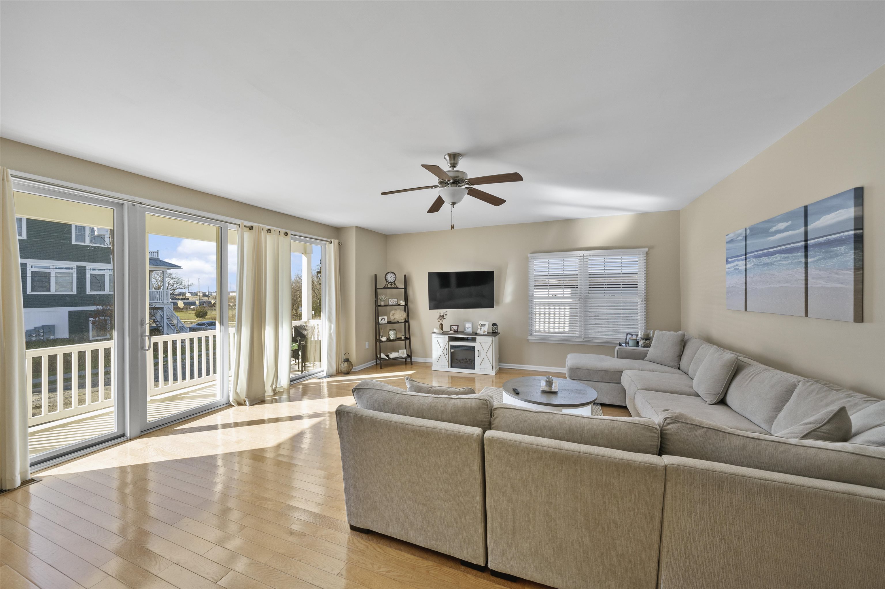 443 W Lincoln Avenue