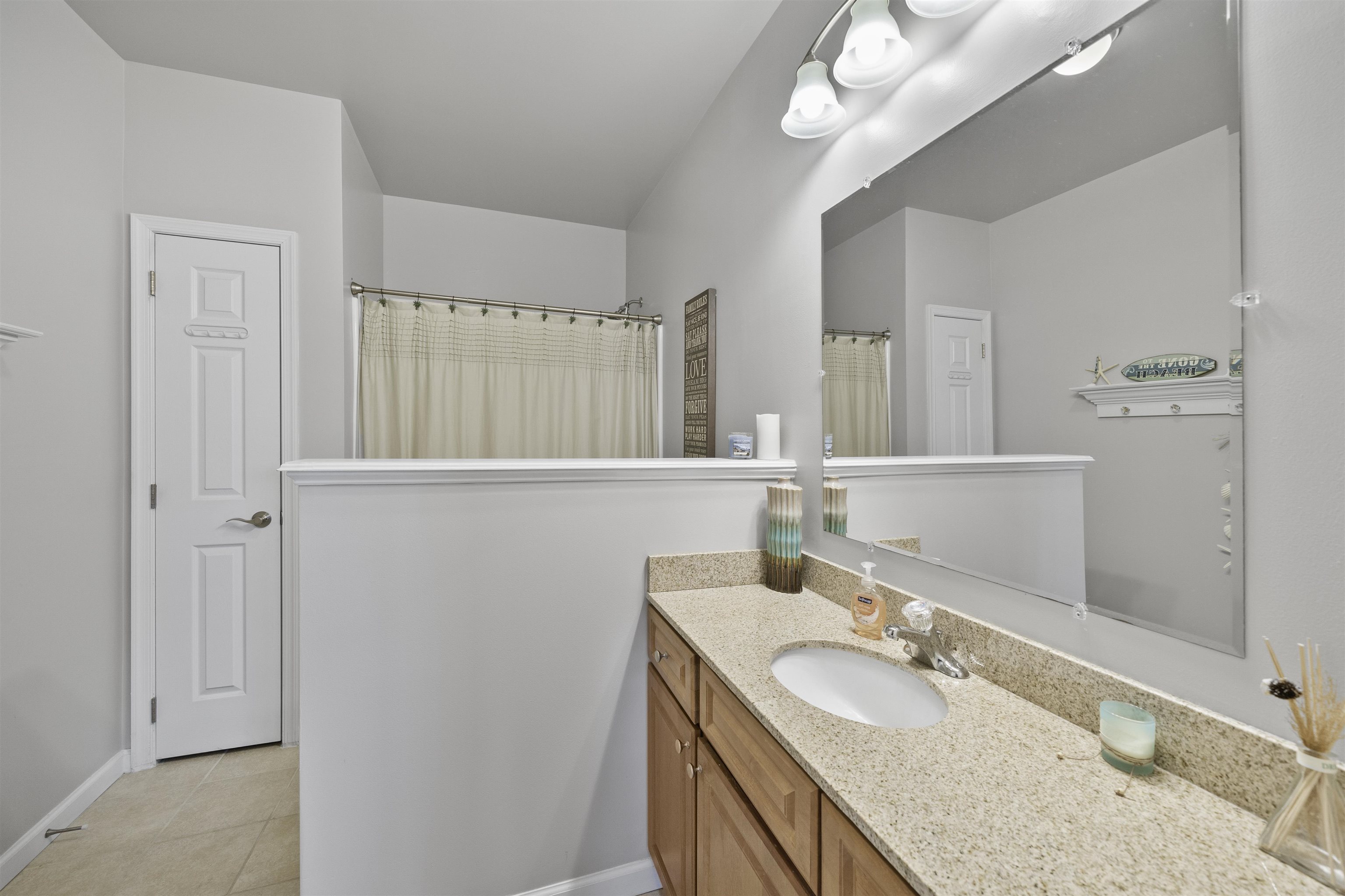 443 W Lincoln Avenue