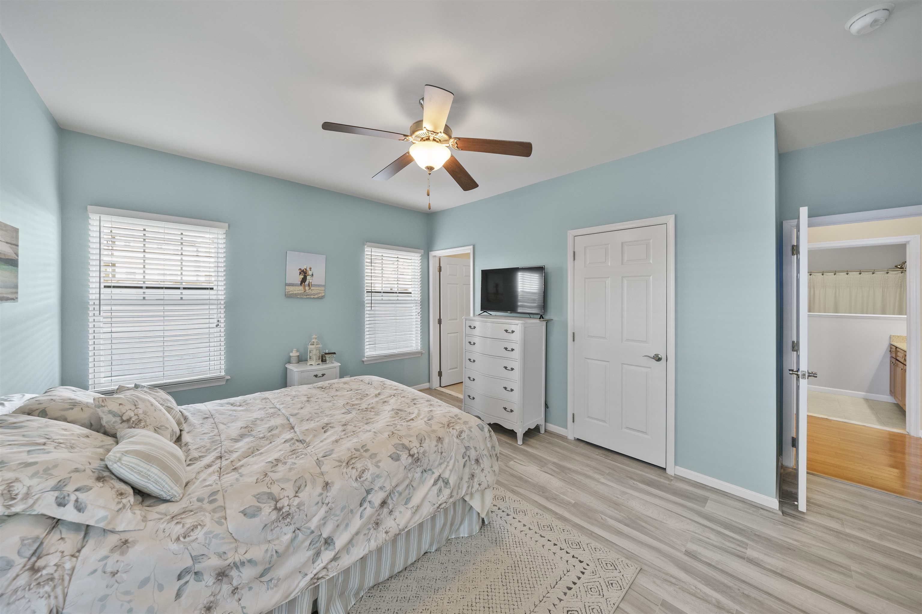 443 W Lincoln Avenue