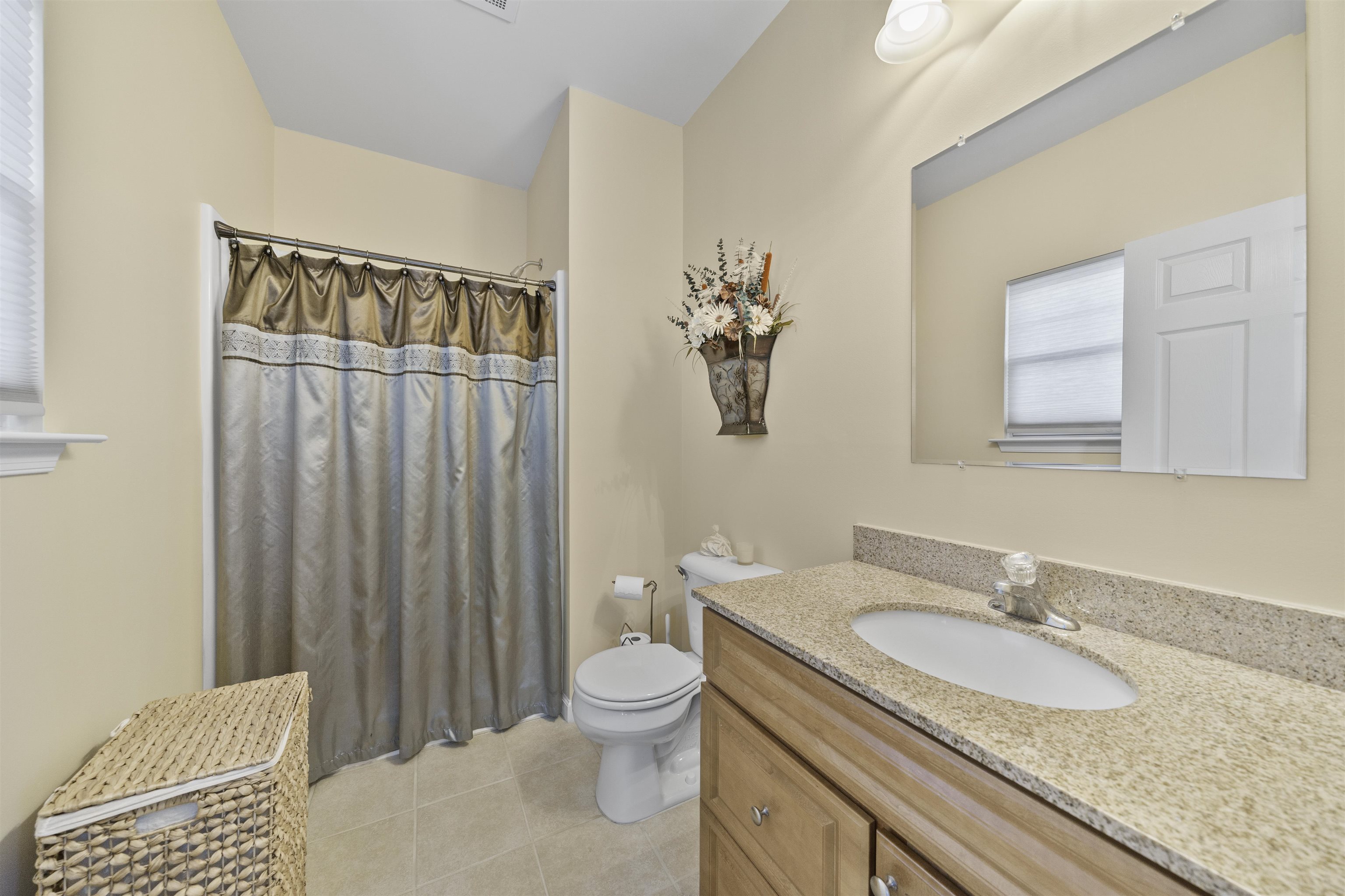 443 W Lincoln Avenue