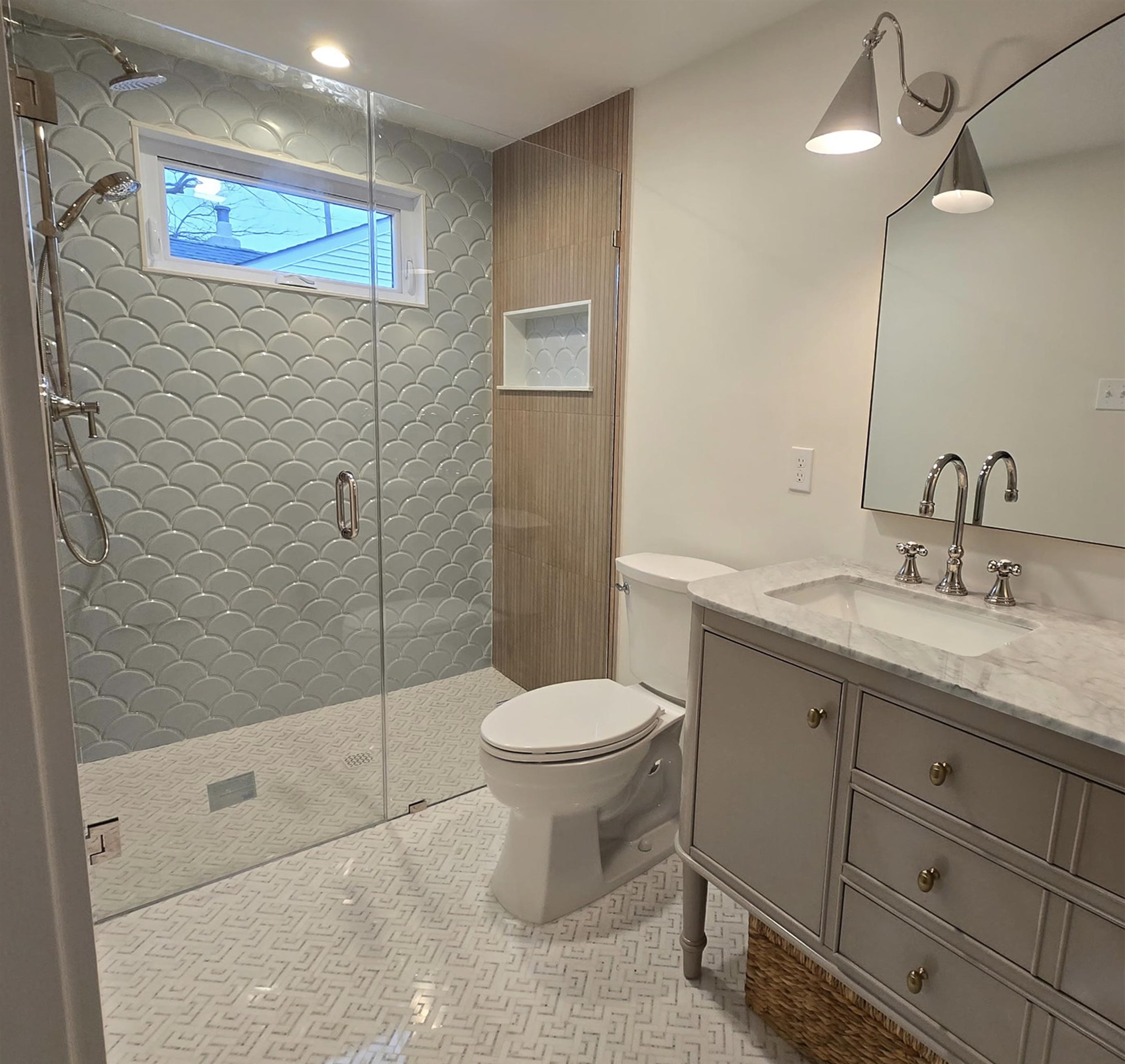 1203 Rosehill Parkway