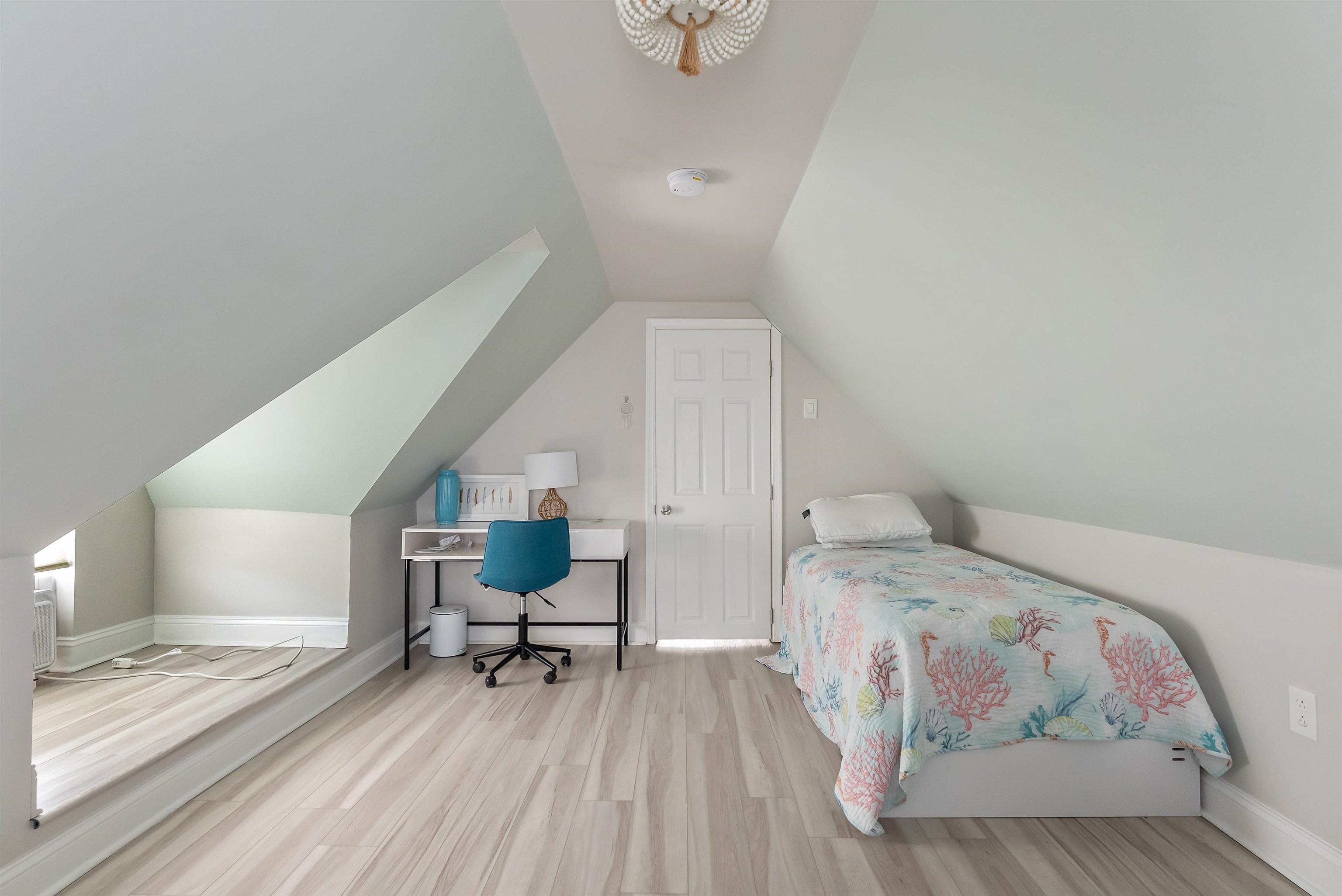 221 E Baker Avenue - Picture 28