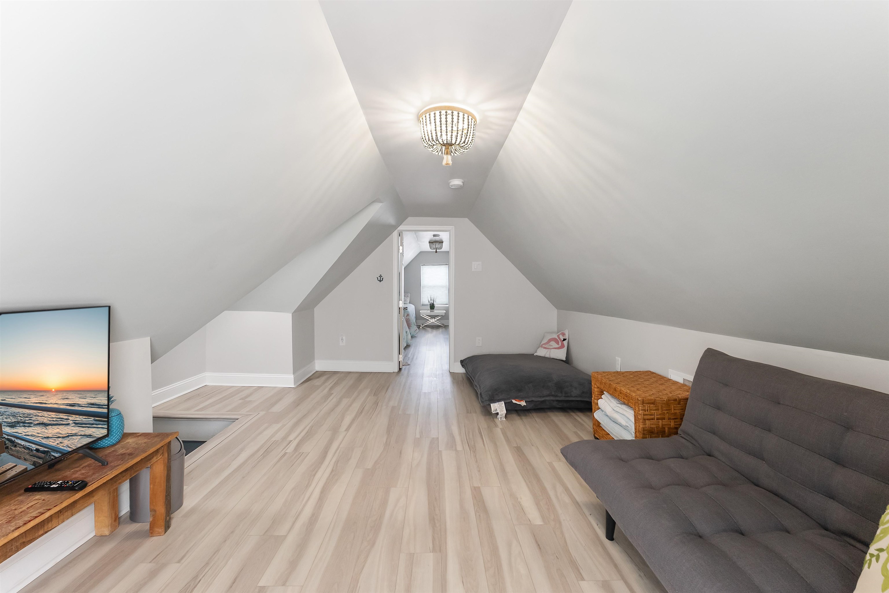 221 E Baker Avenue - Picture 29