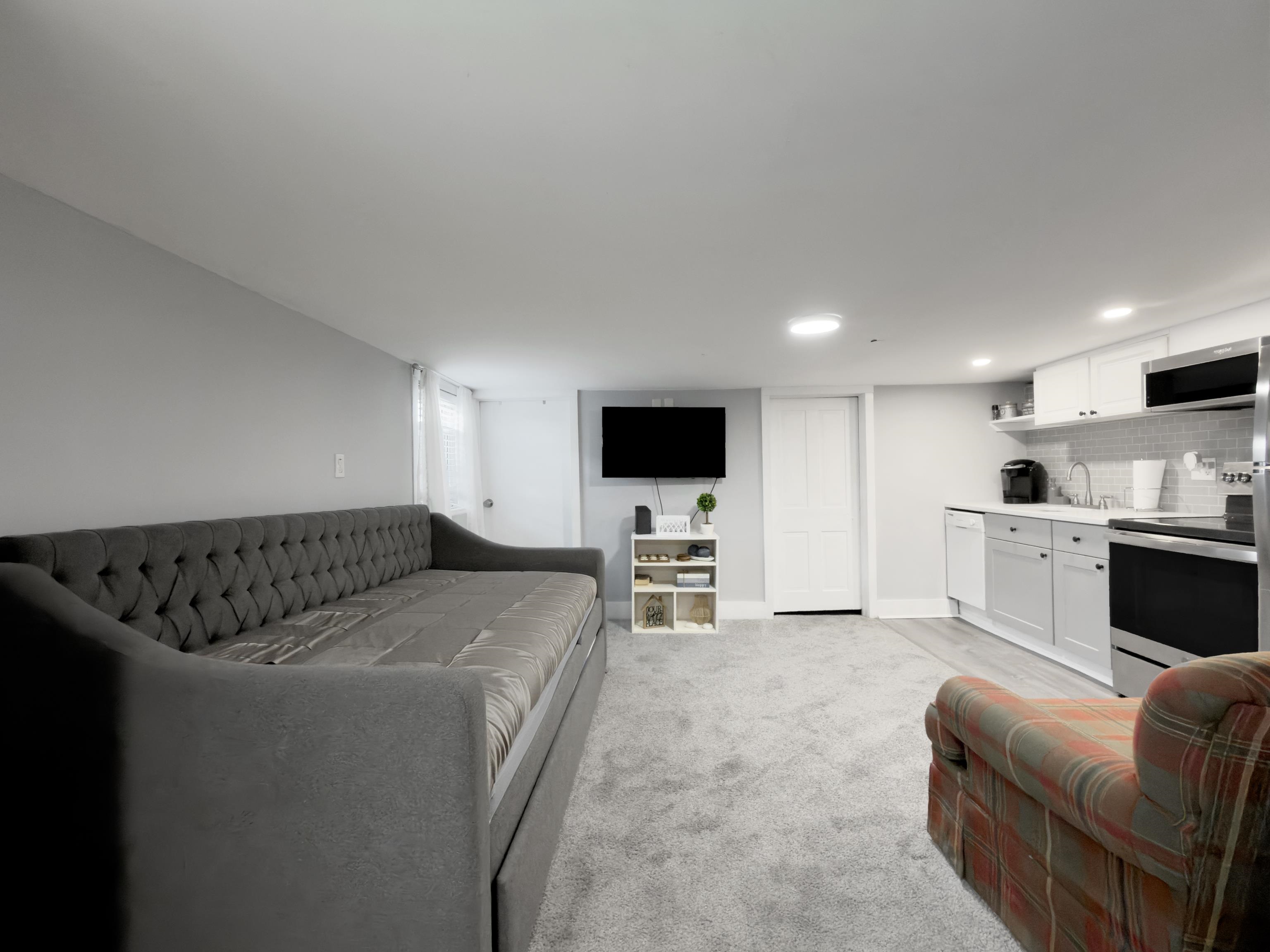 823 Ocean Avenue - Picture 2