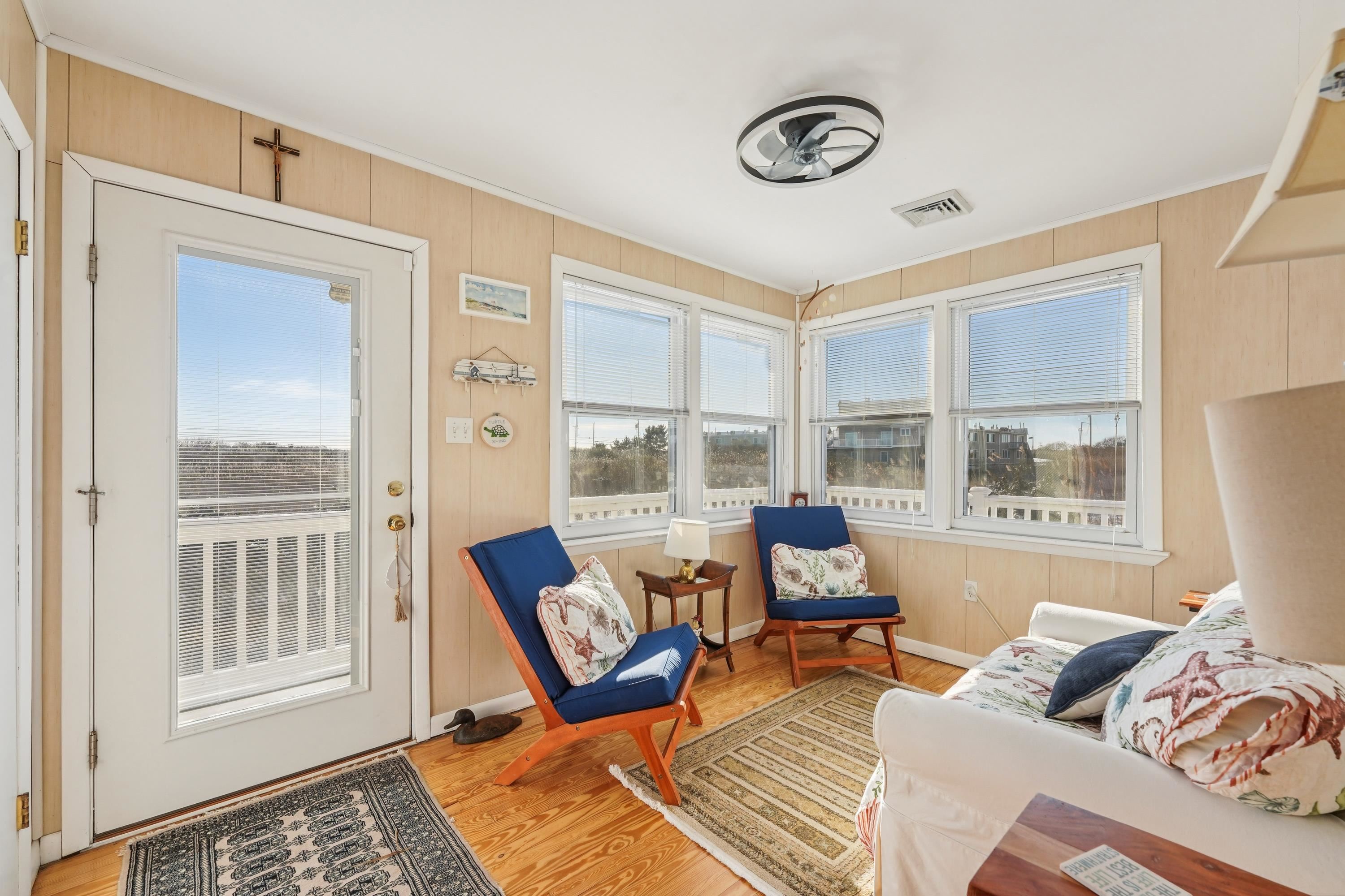 118 2nd Street, East Side