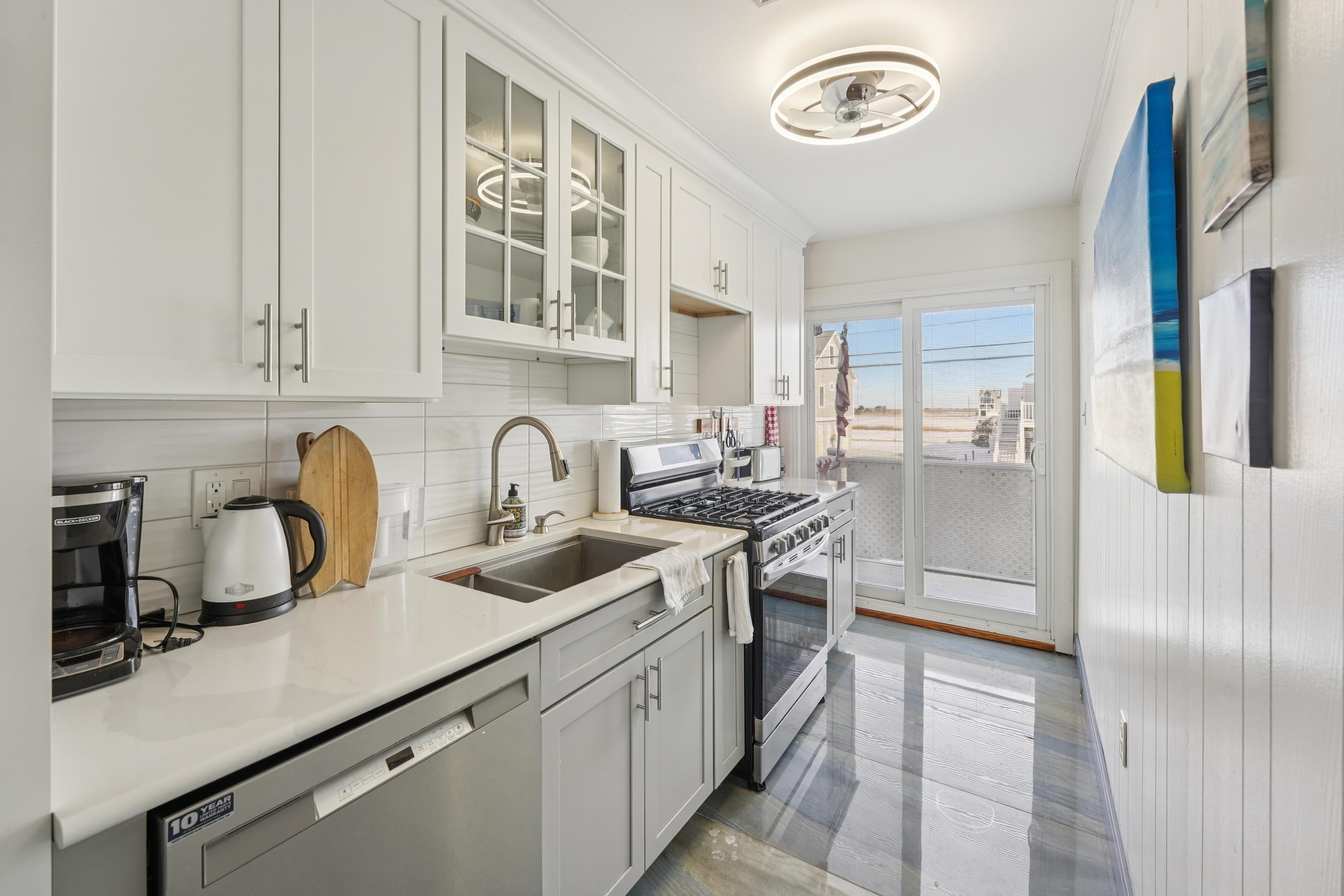 118 2nd Street, East Side