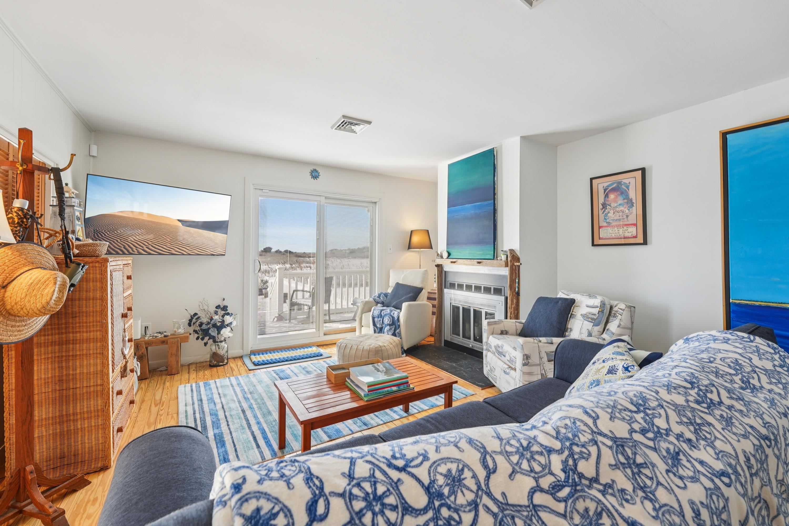 118 2nd Street, East Side