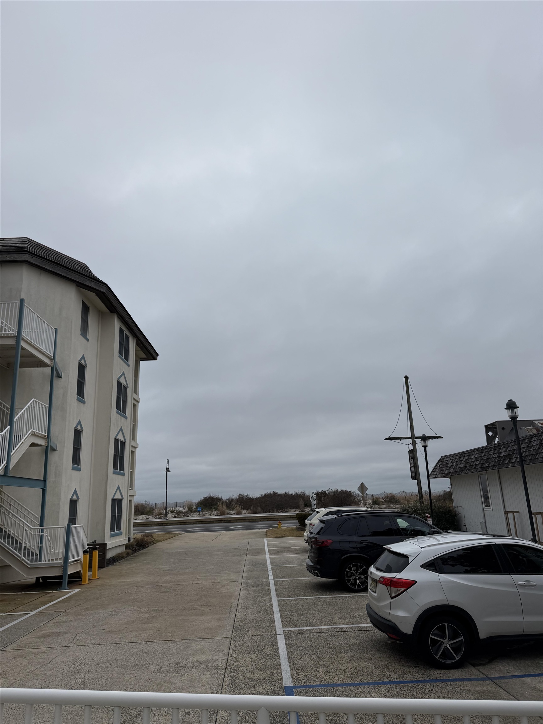 217 Beach Avenue - Picture 3