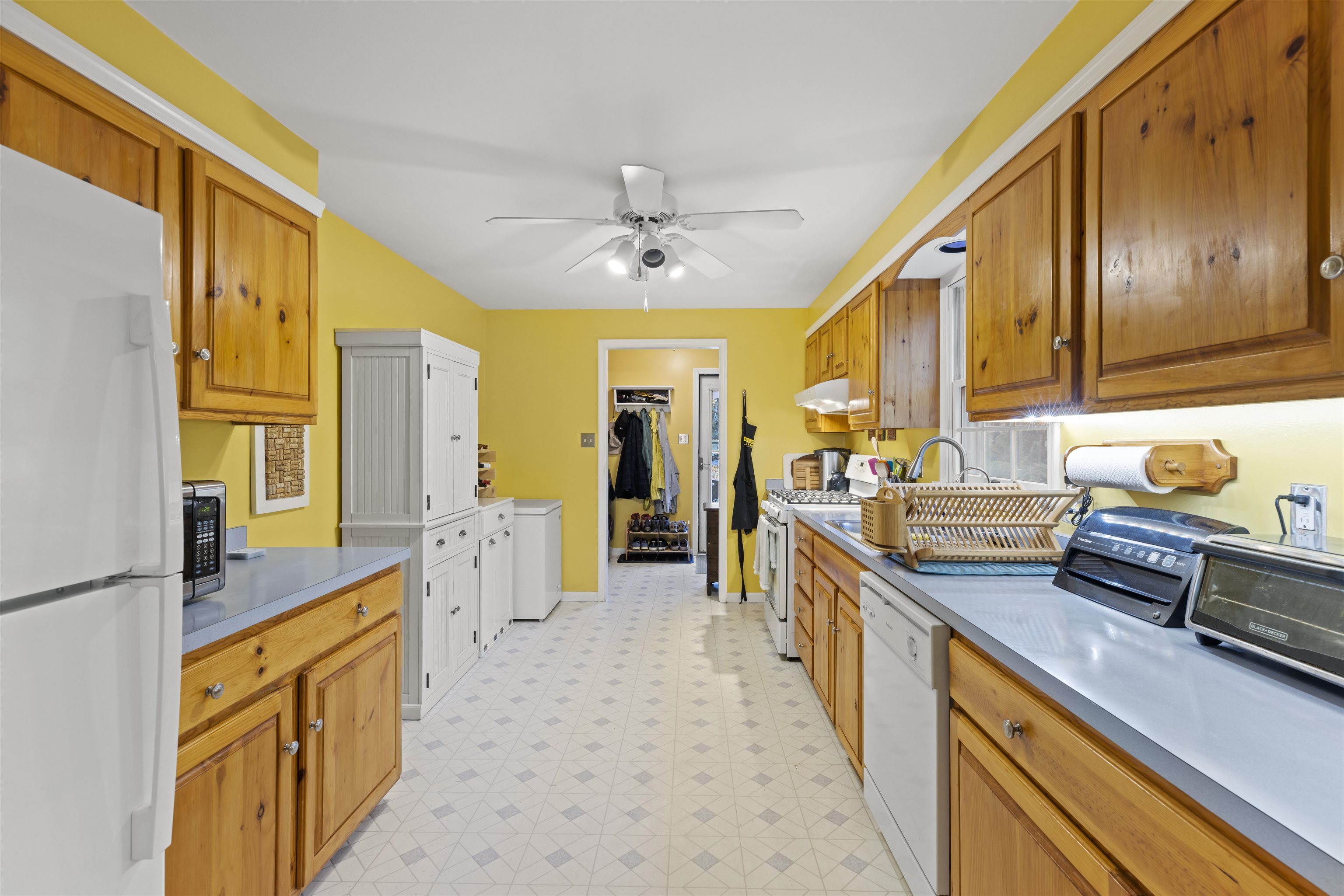 112 W Pacific Avenue