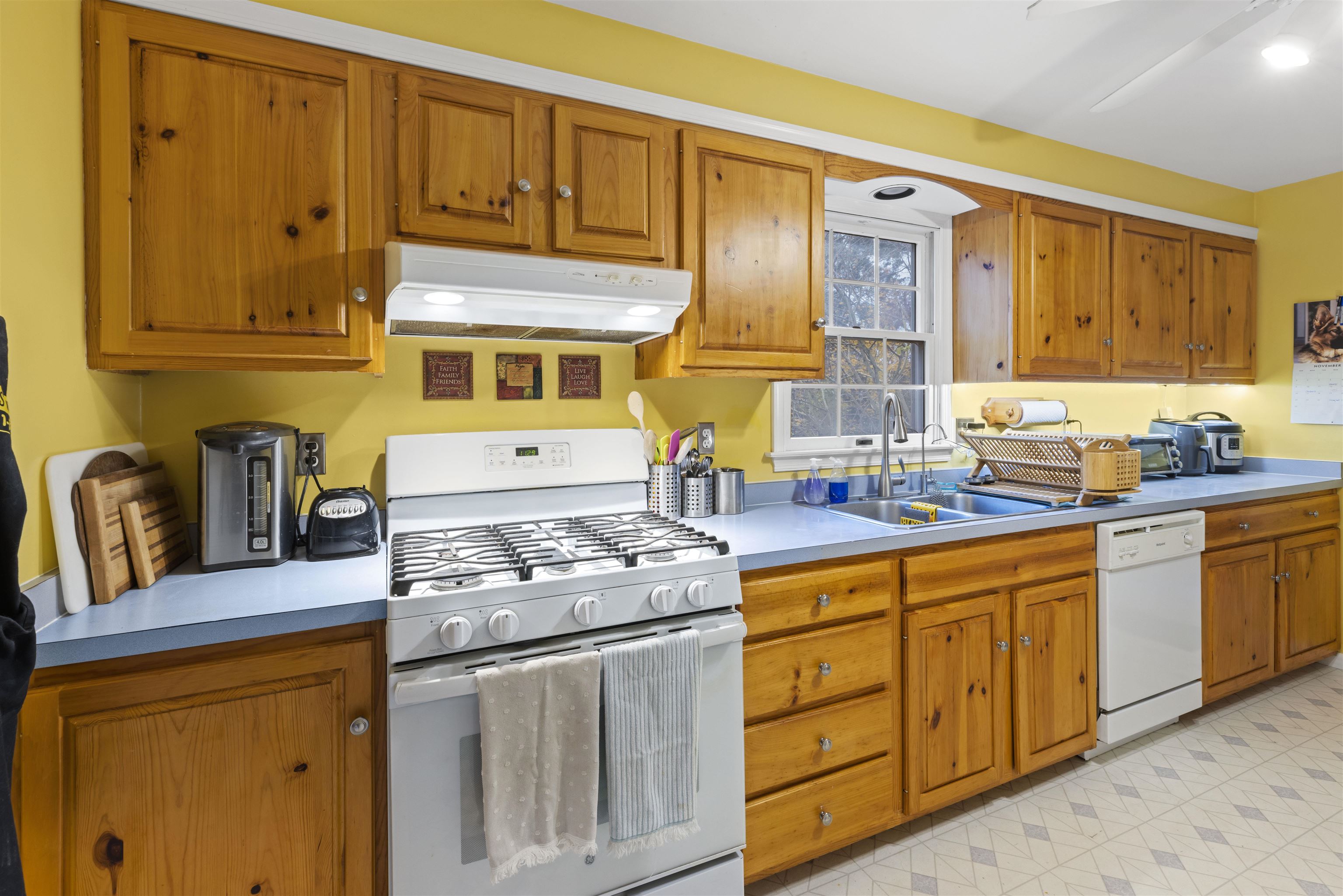 112 W Pacific Avenue