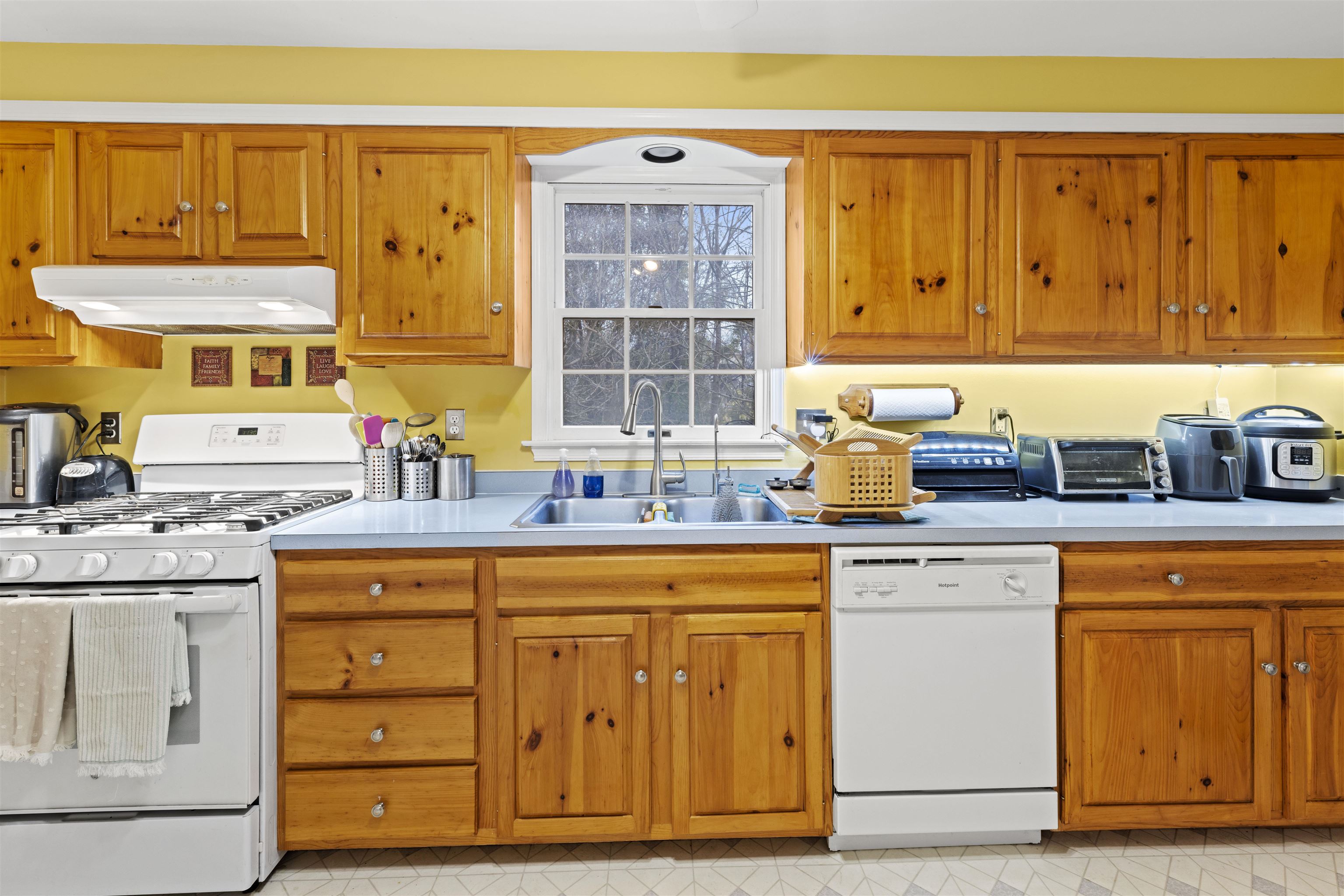 112 W Pacific Avenue