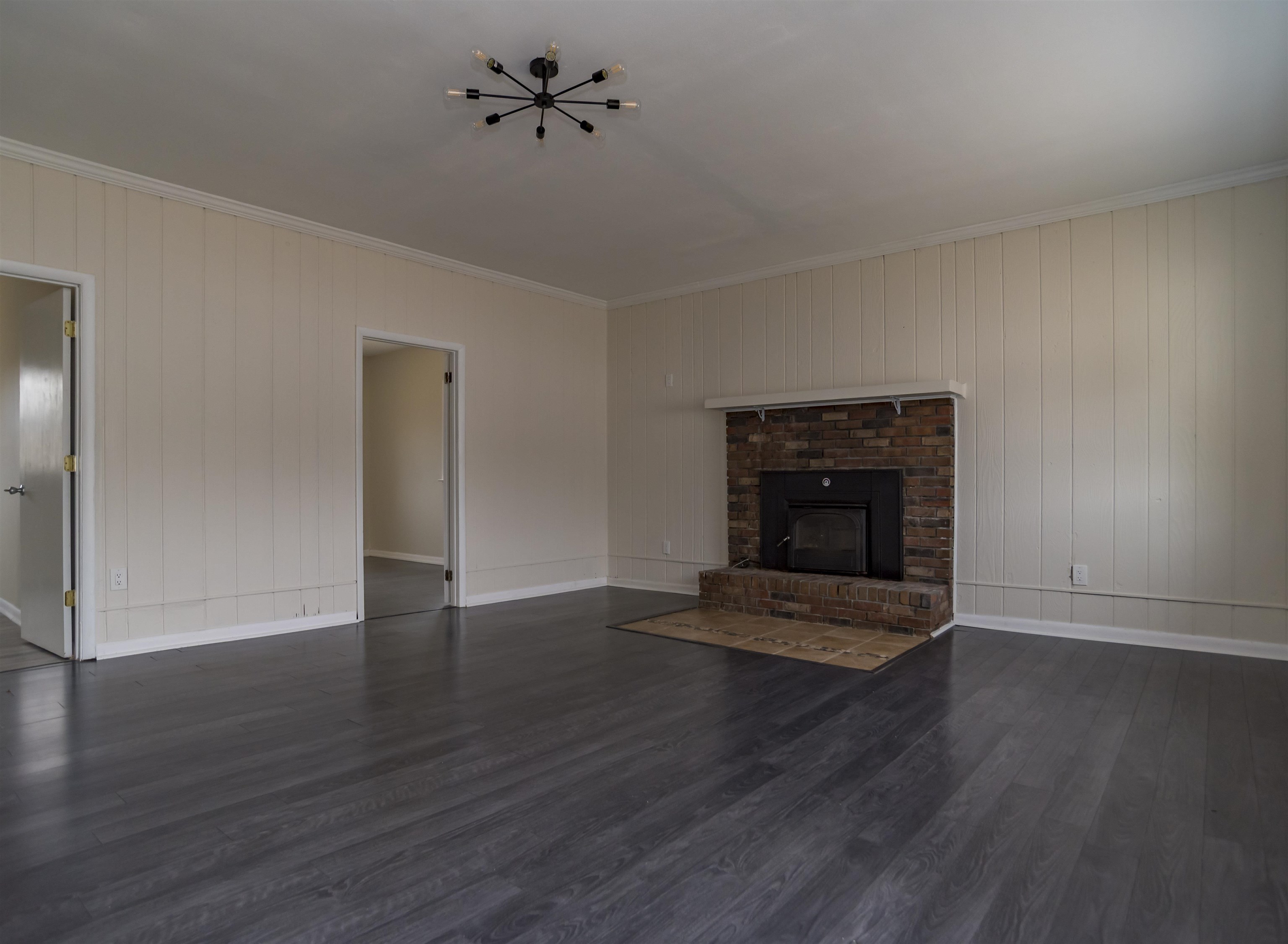 2427 Buttonwood Lane