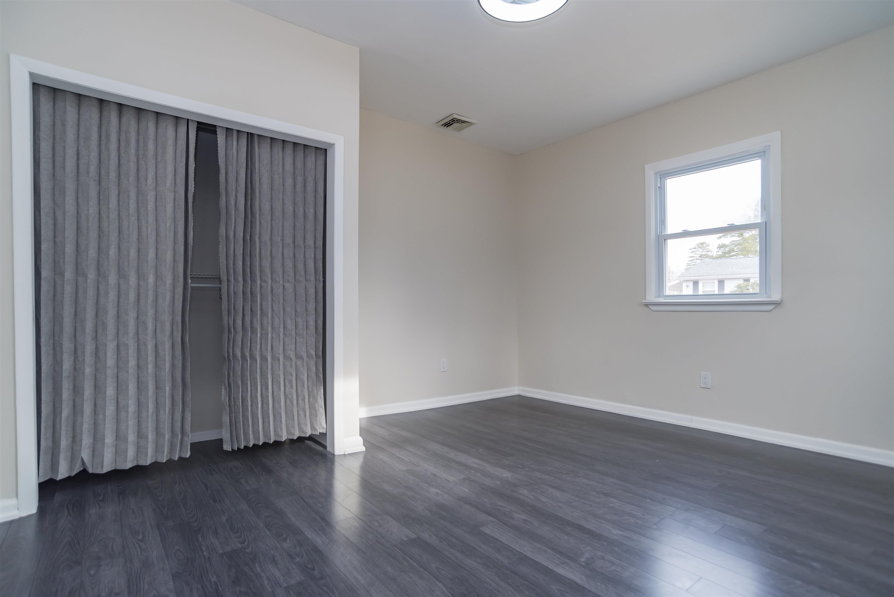 2427 Buttonwood Lane