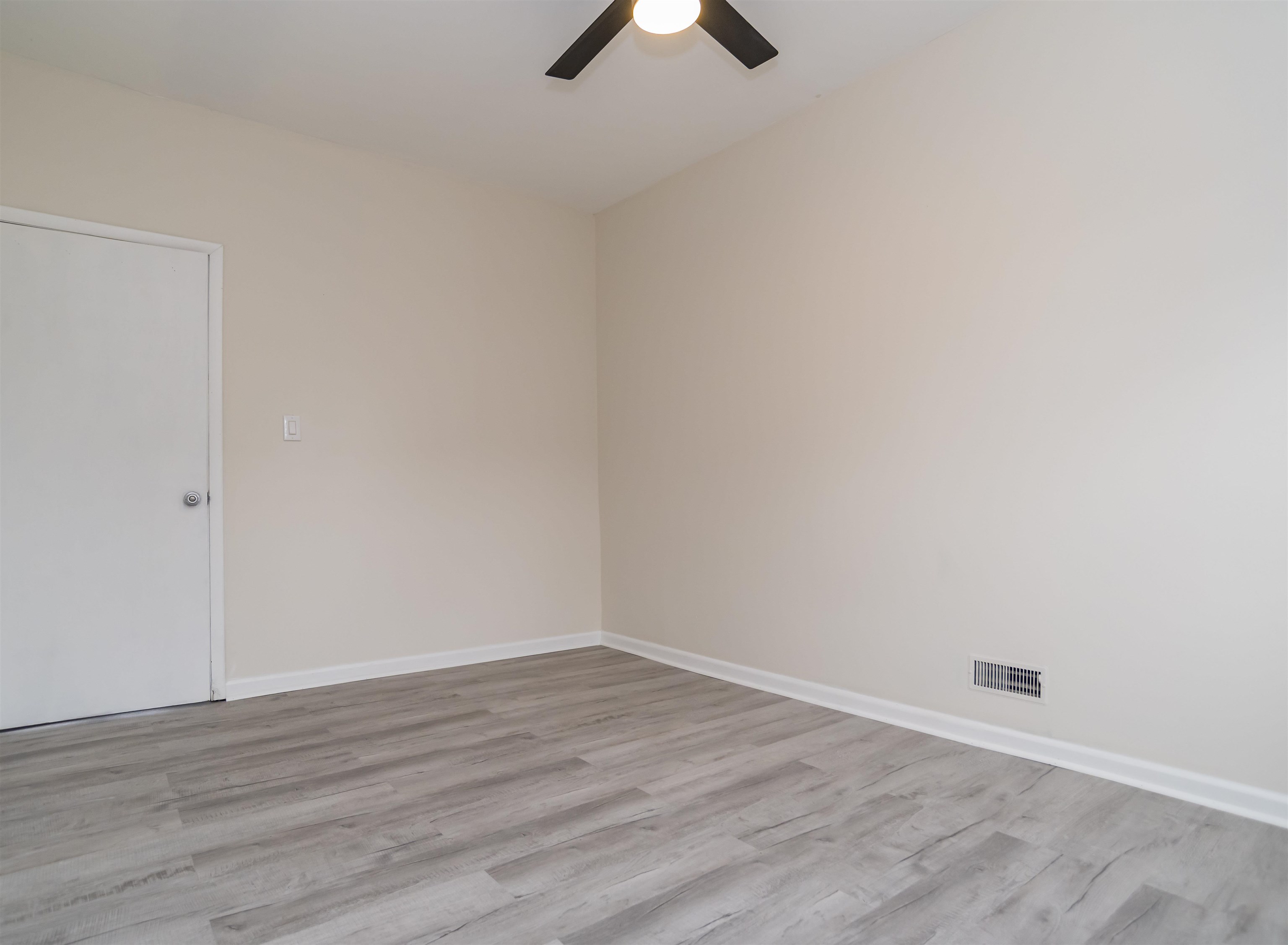 2427 Buttonwood Lane