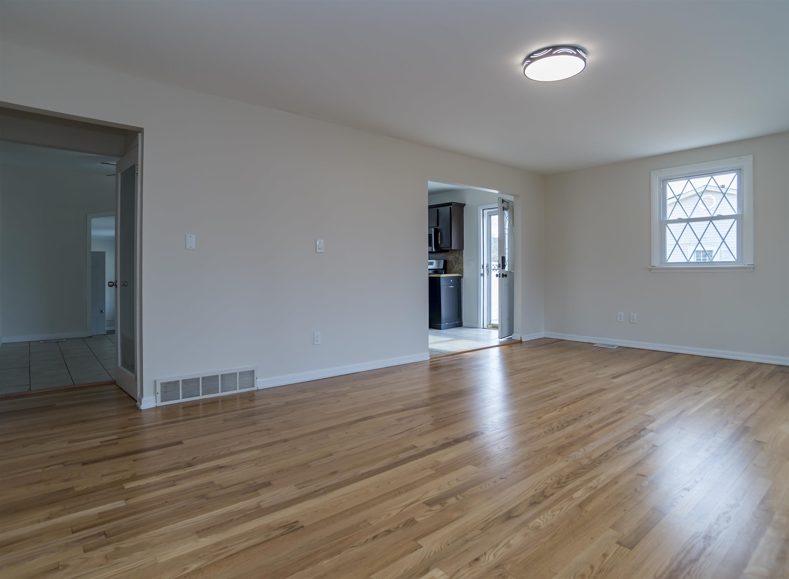 2427 Buttonwood Lane