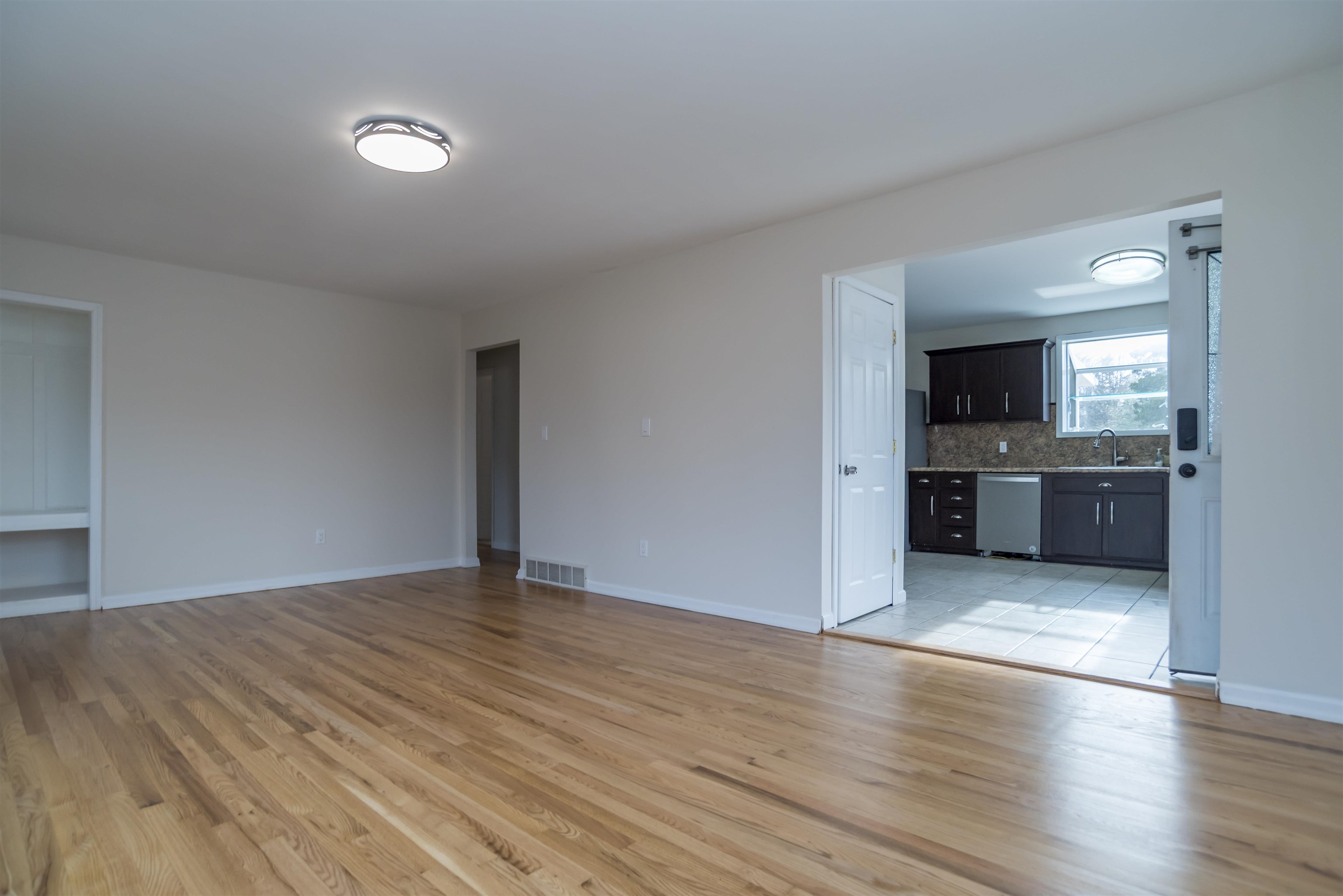 2427 Buttonwood Lane