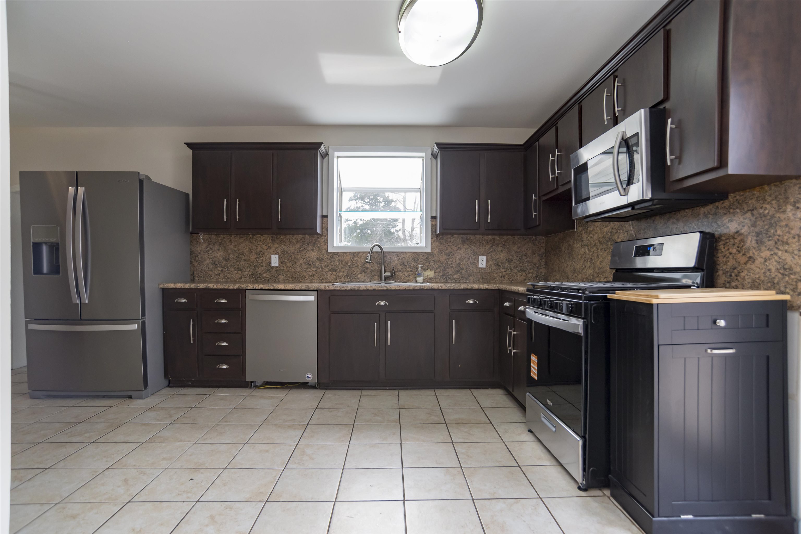 2427 Buttonwood Lane