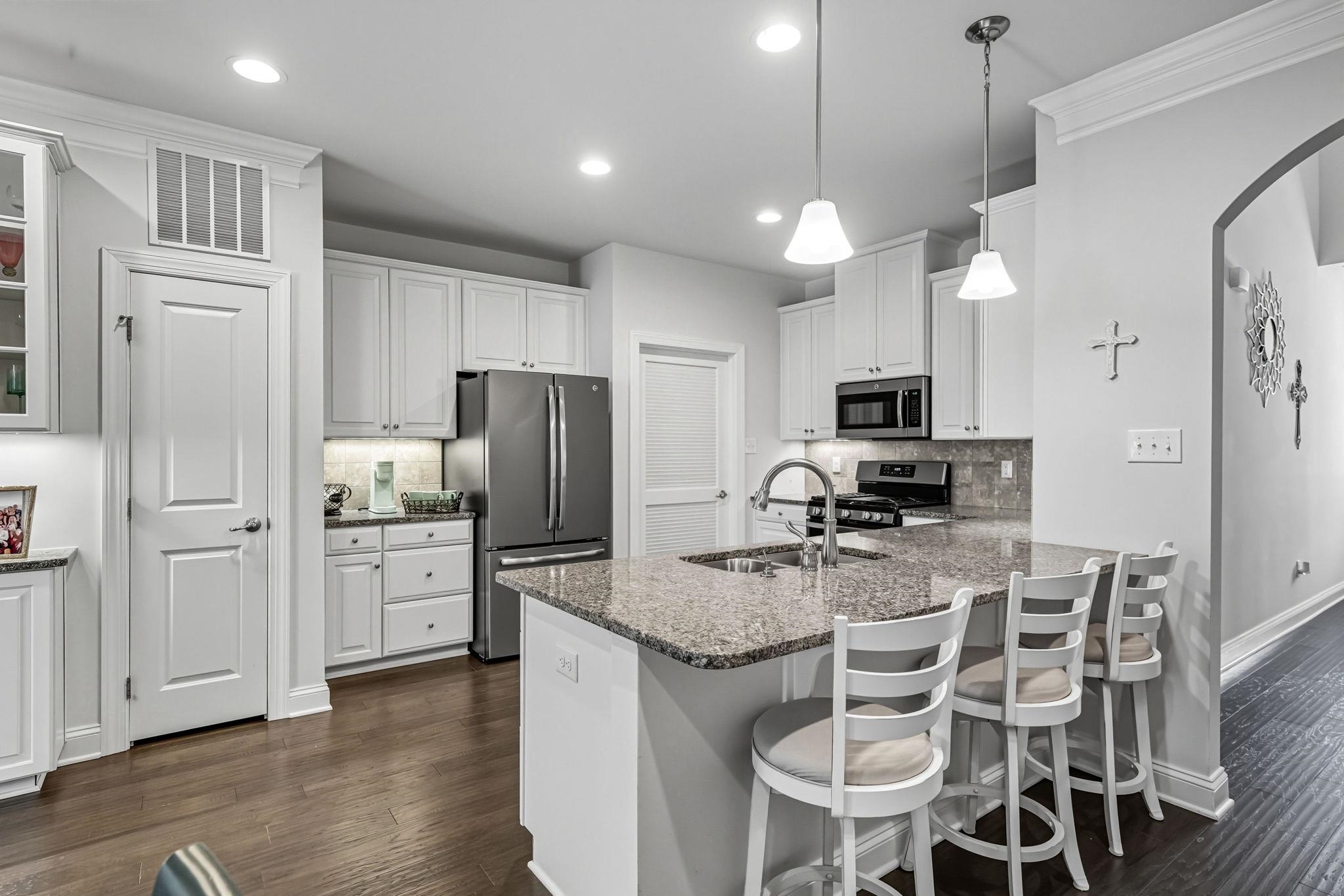 308 Bay Breeze Boulevard - Picture 9