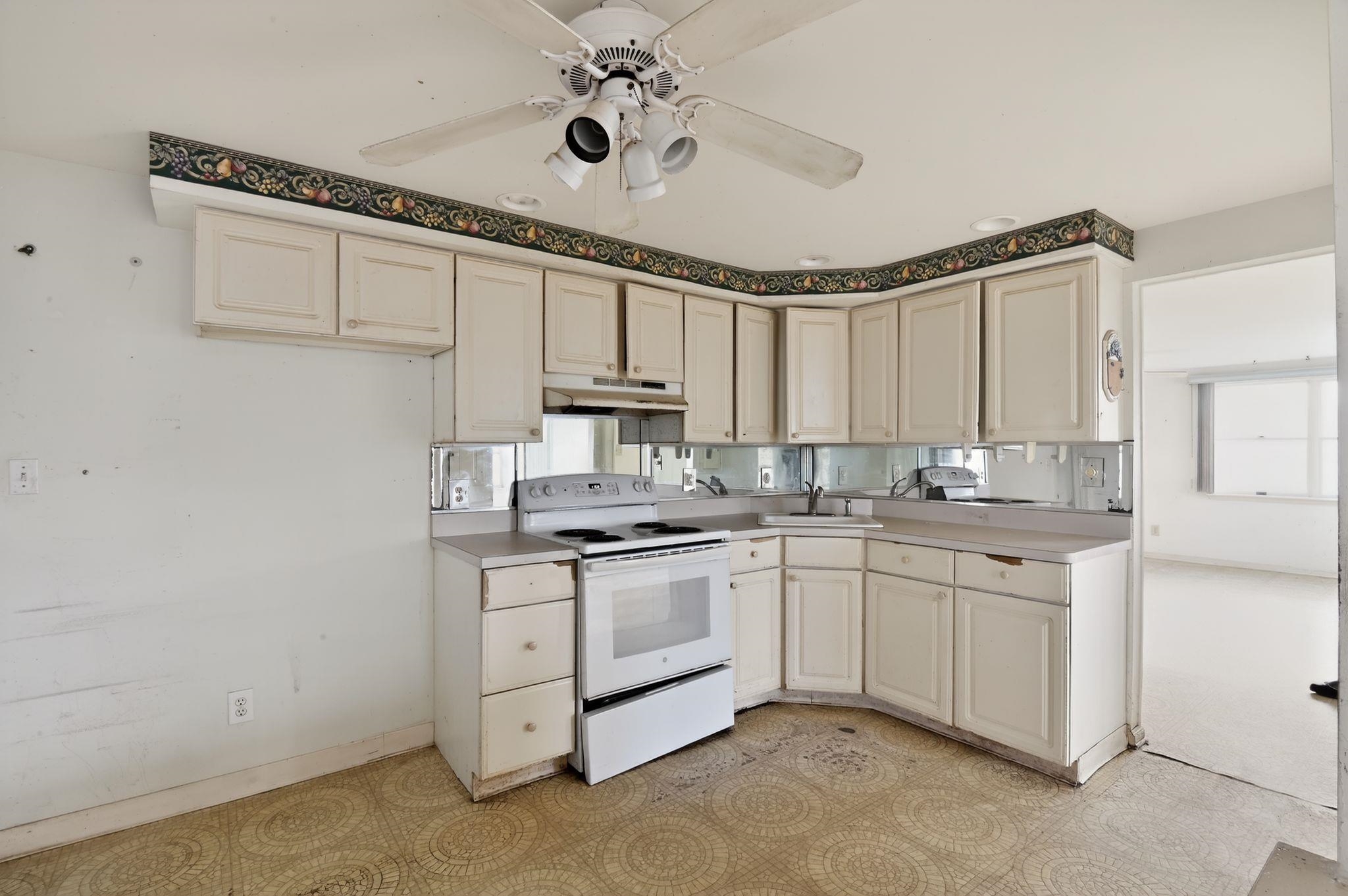 1601 Franklin Avenue - Picture 17