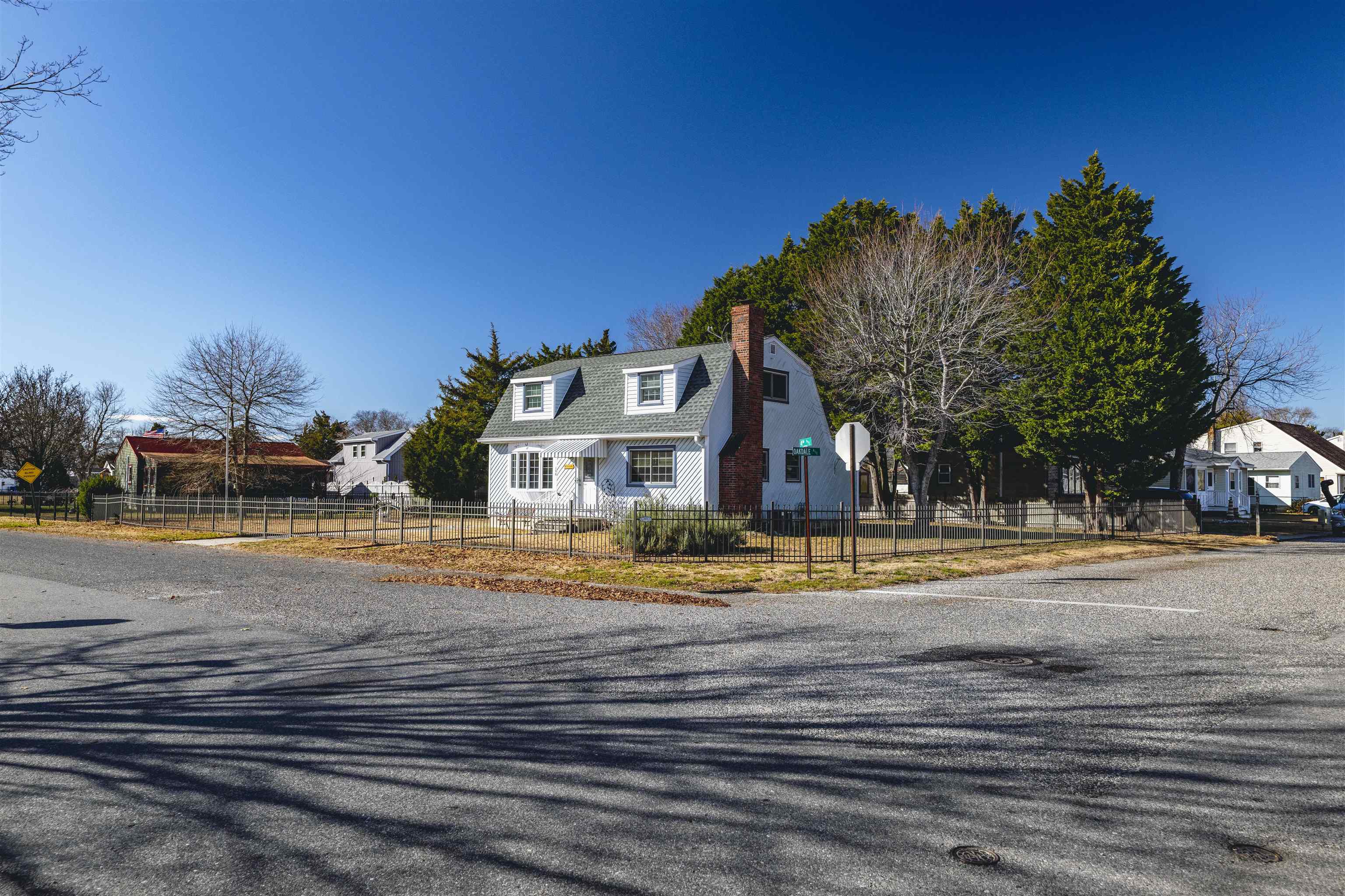 100 Oakdale Avenue - Villas