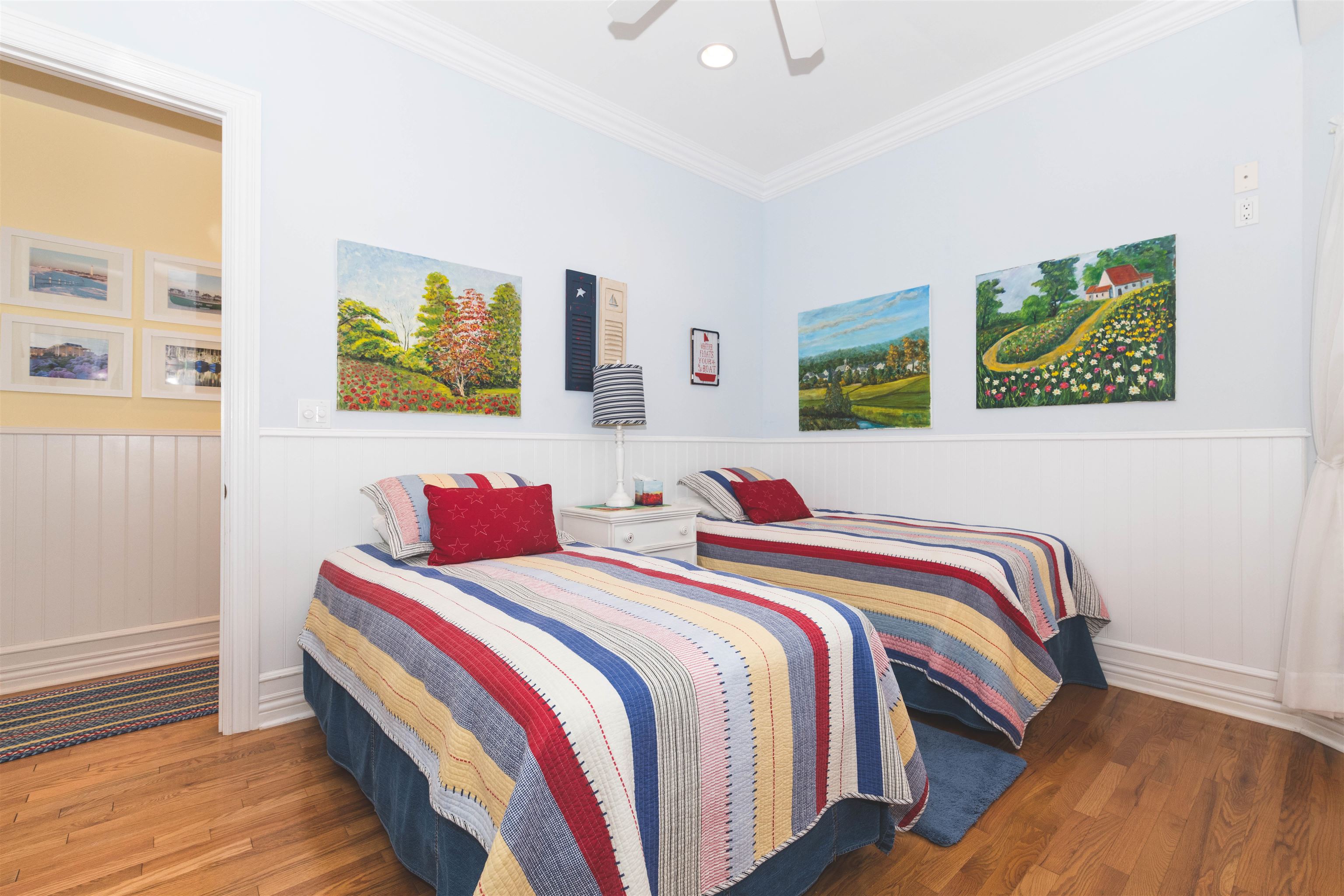 927 Beach Ave - Picture 11