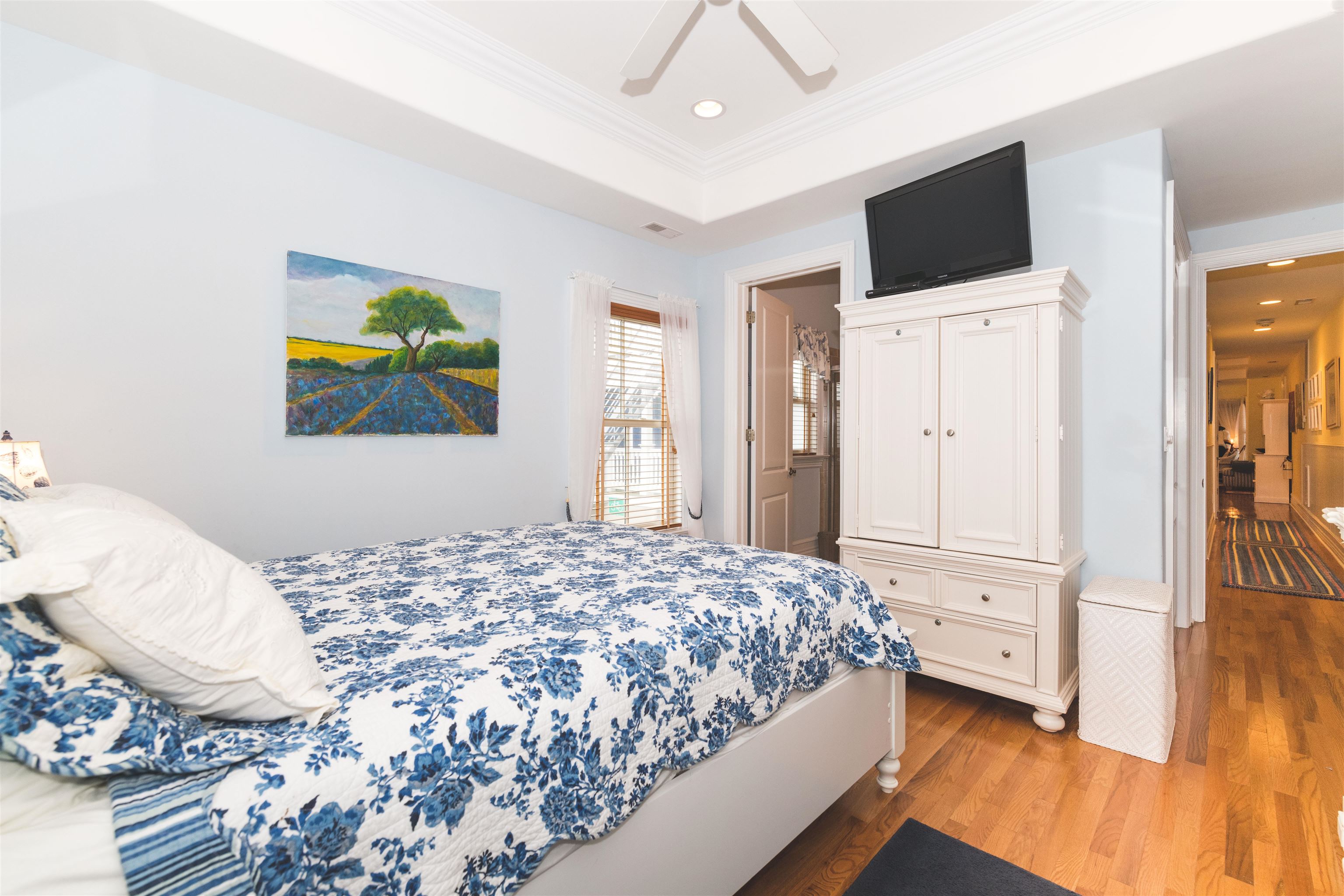 927 Beach Ave - Picture 14