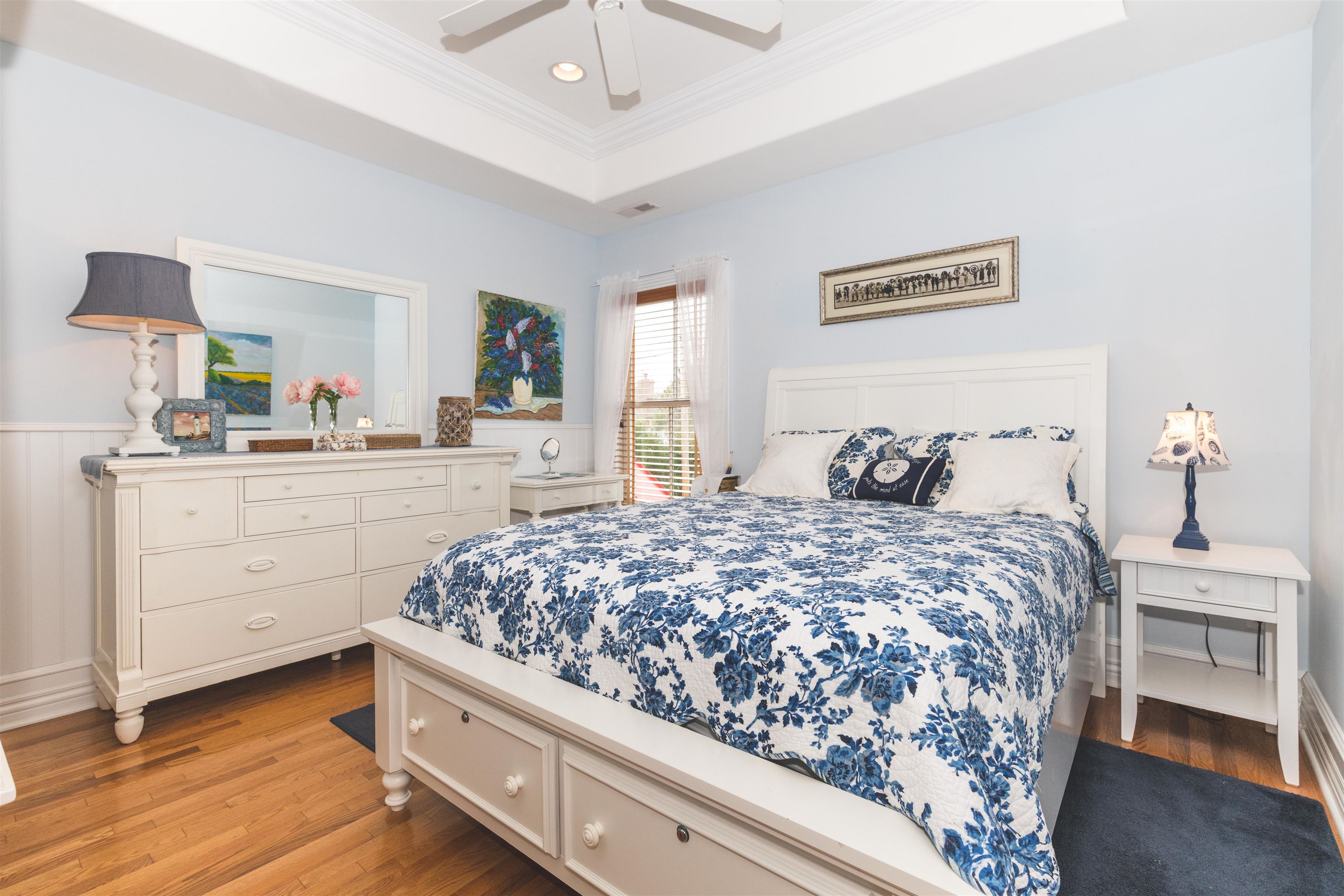 927 Beach Ave - Picture 16