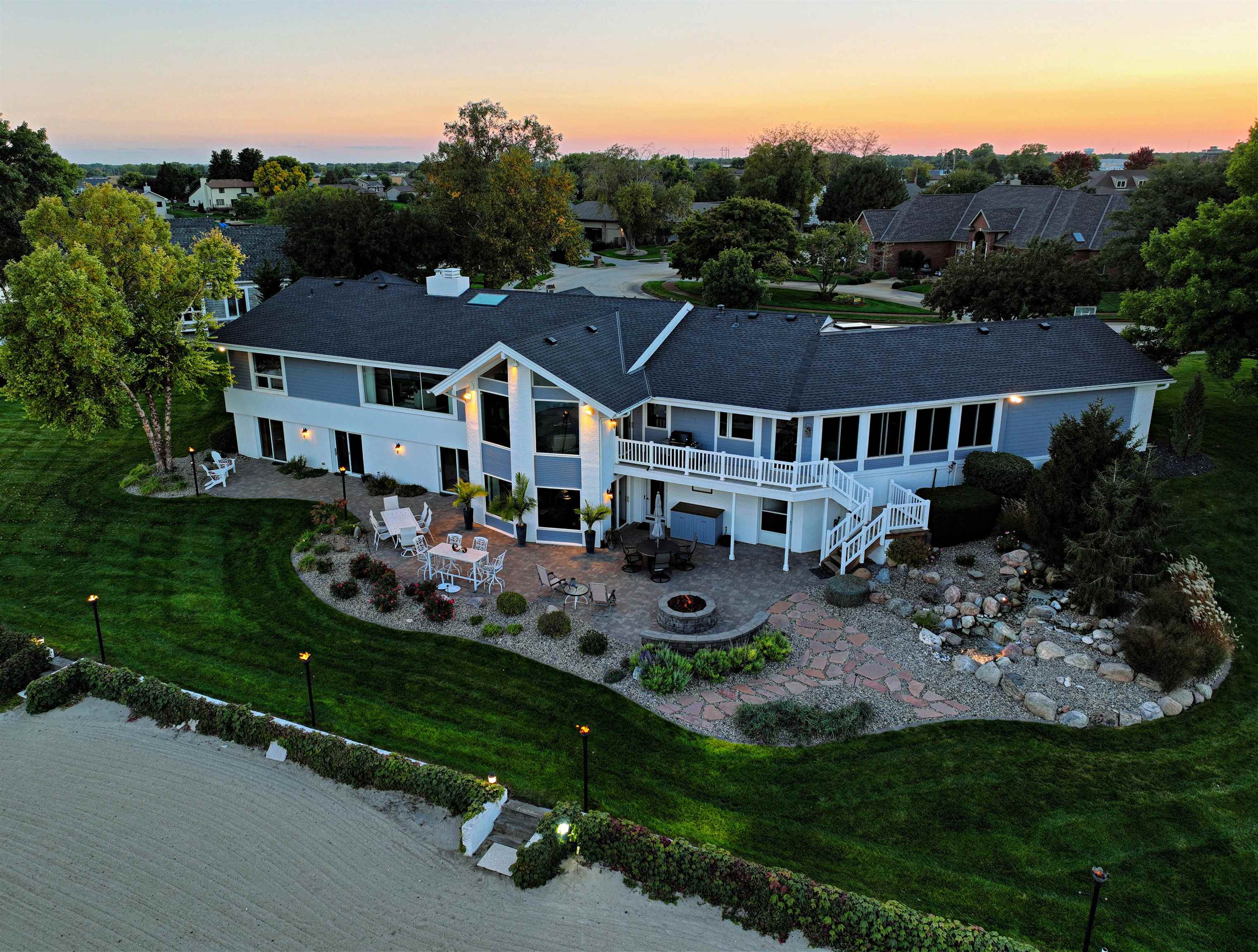 1865 E CAMINO REAL , COLUMBUS, NE 68601 (MLS20220526) Nebraska Realty