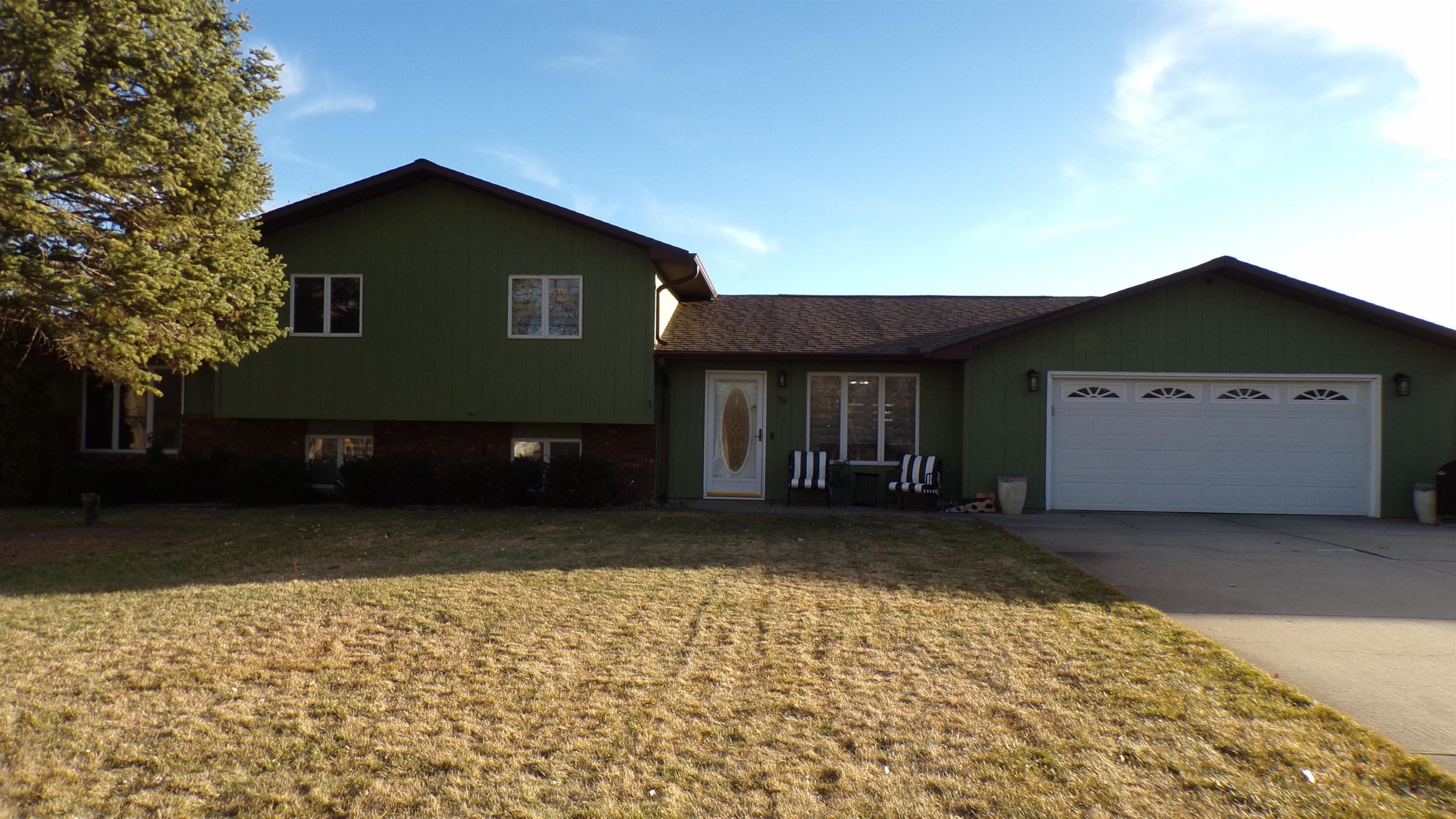 19 CLEAR LAKE , COLUMBUS, NE 68601 (MLS20240076) Nebraska Realty