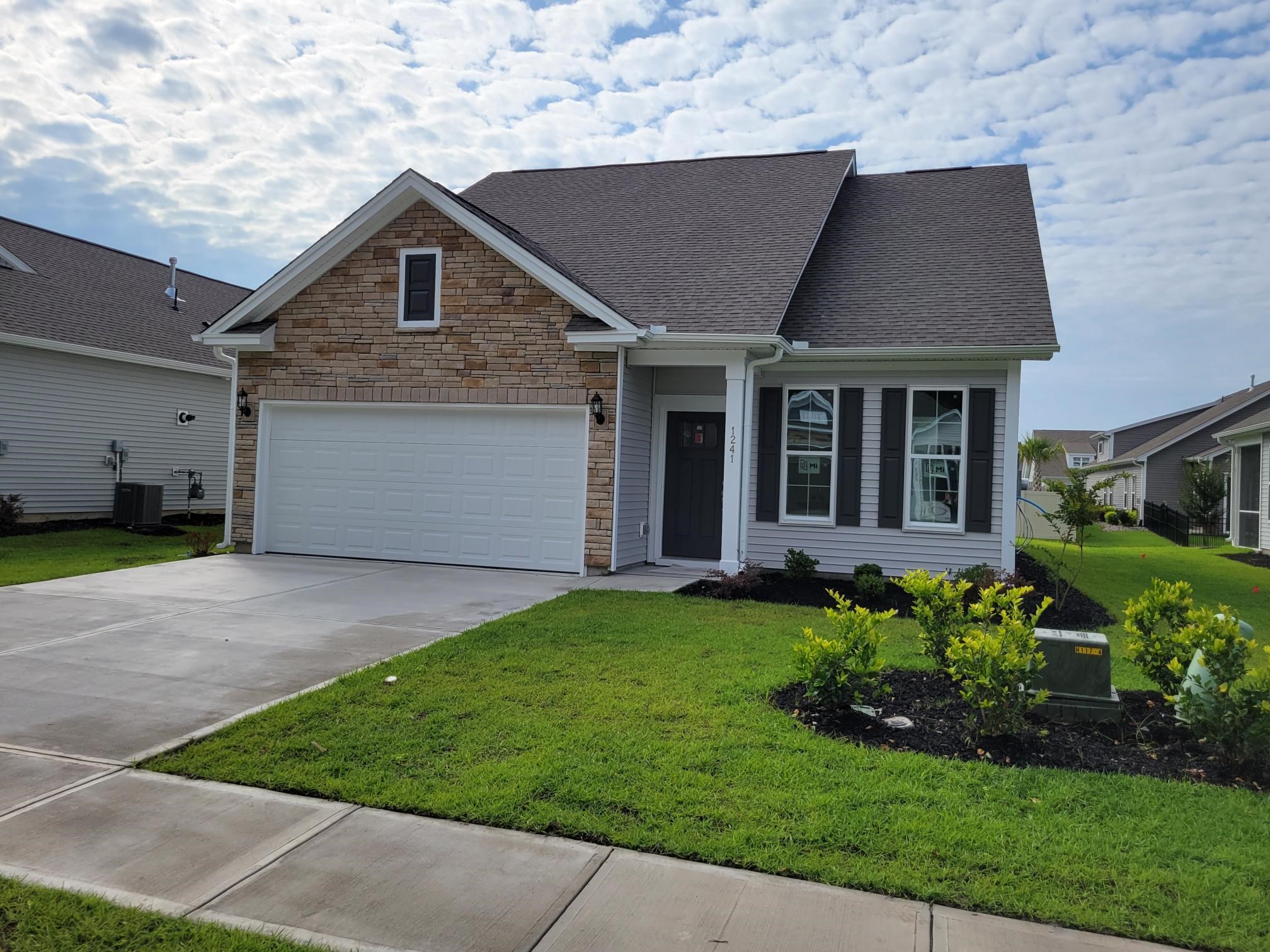 1241 Pyxie Moss Dr. Little River, SC 29566